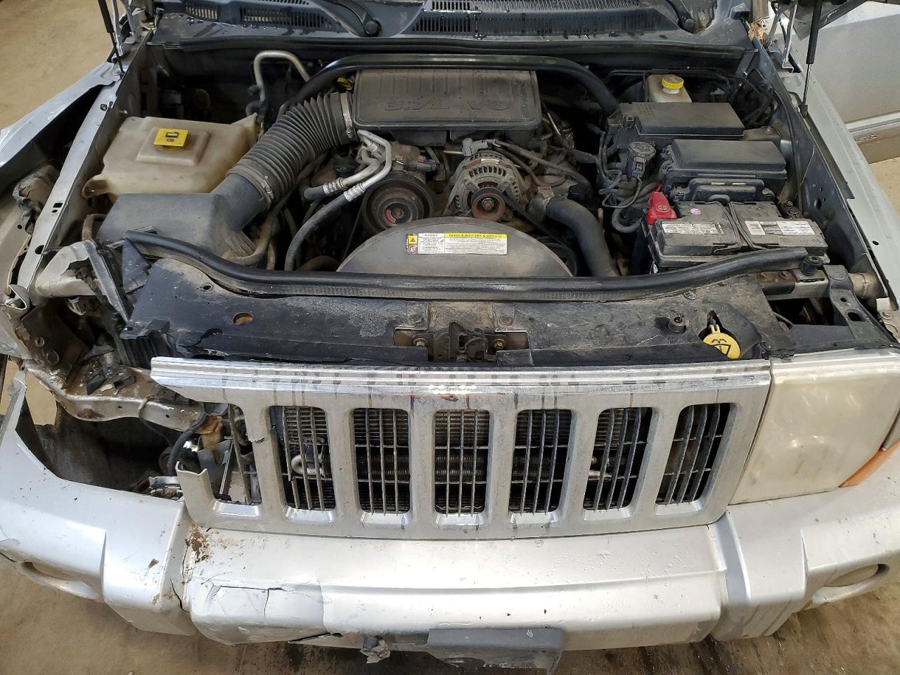 2010 Jeep Commander Sport Silver vin: 1J4RG4GK6AC104407