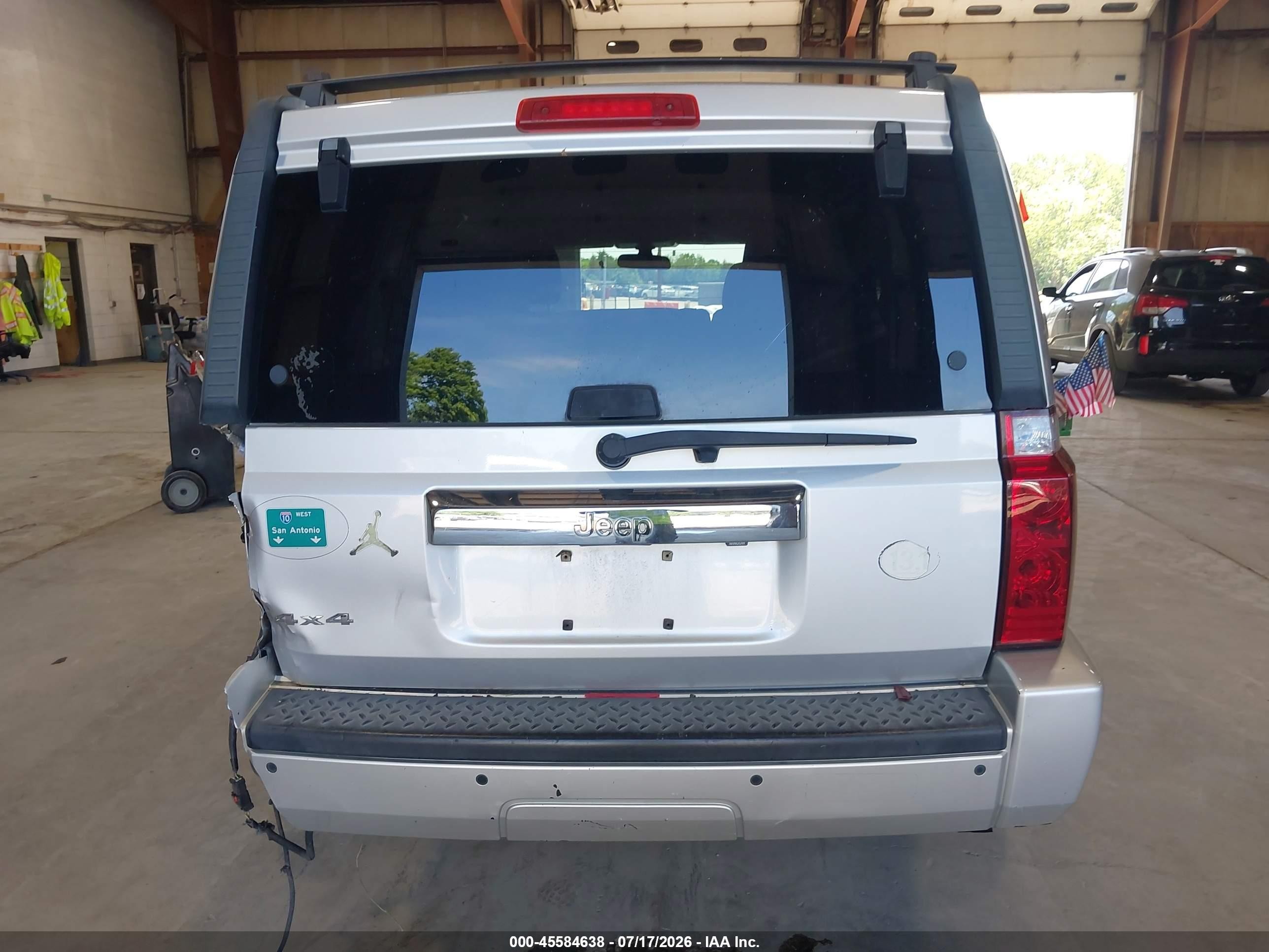 2010 Jeep Commander Sport Gray vin: 1J4RG4GK9AC148417