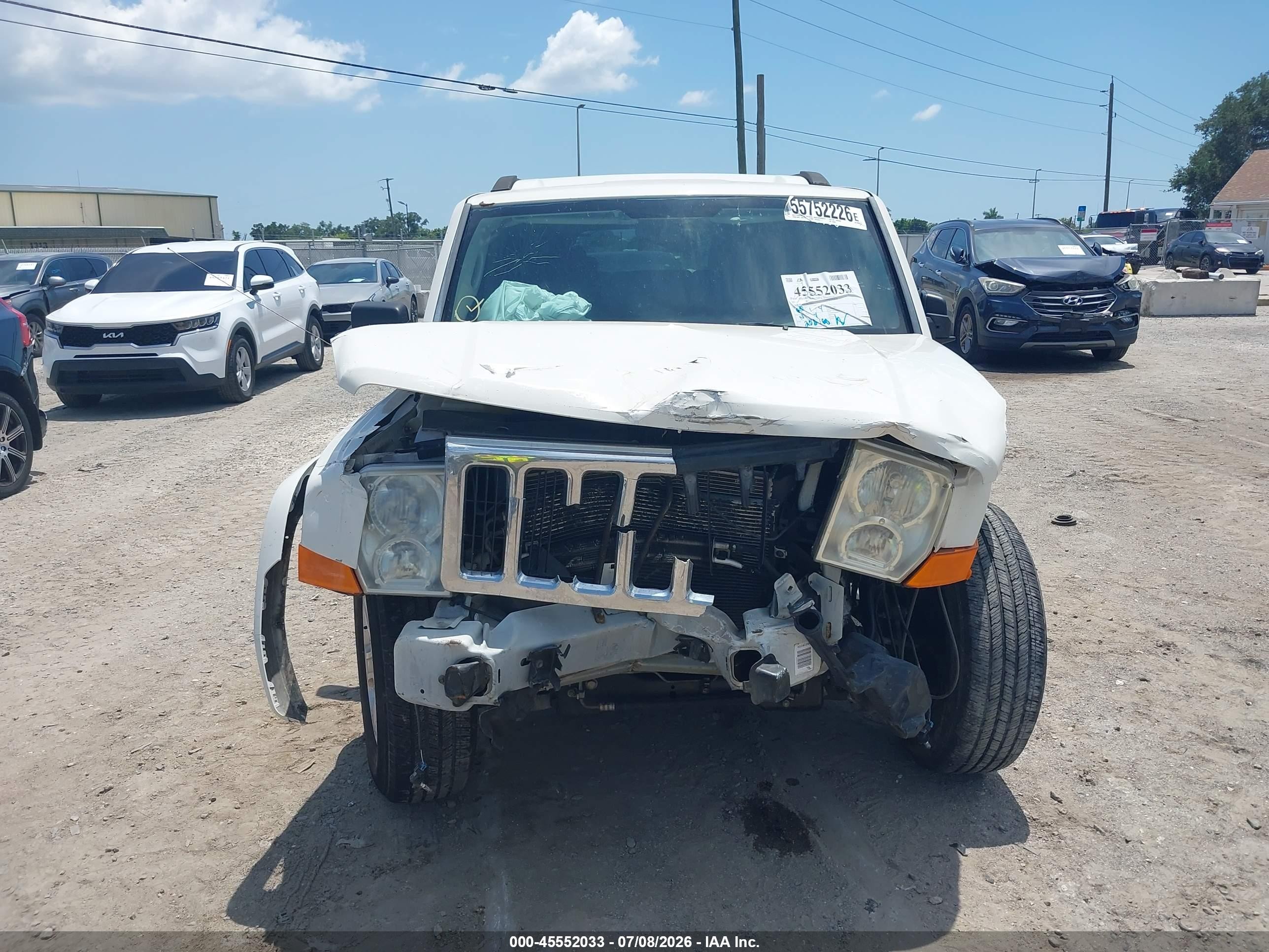 2010 Jeep Commander Sport White vin: 1J4RG4GKXAC130296