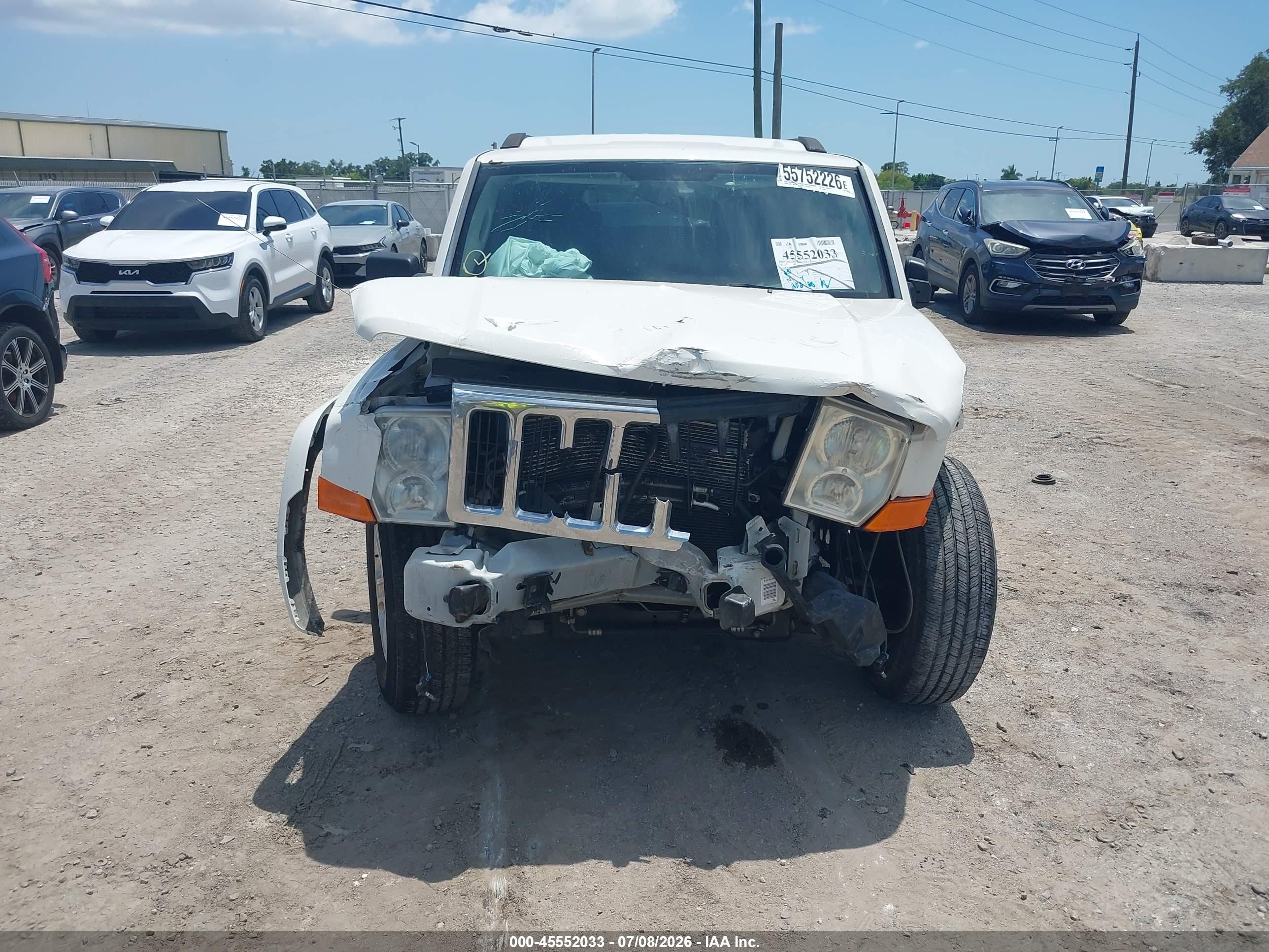 2010 Jeep Commander Sport White vin: 1J4RG4GKXAC130296