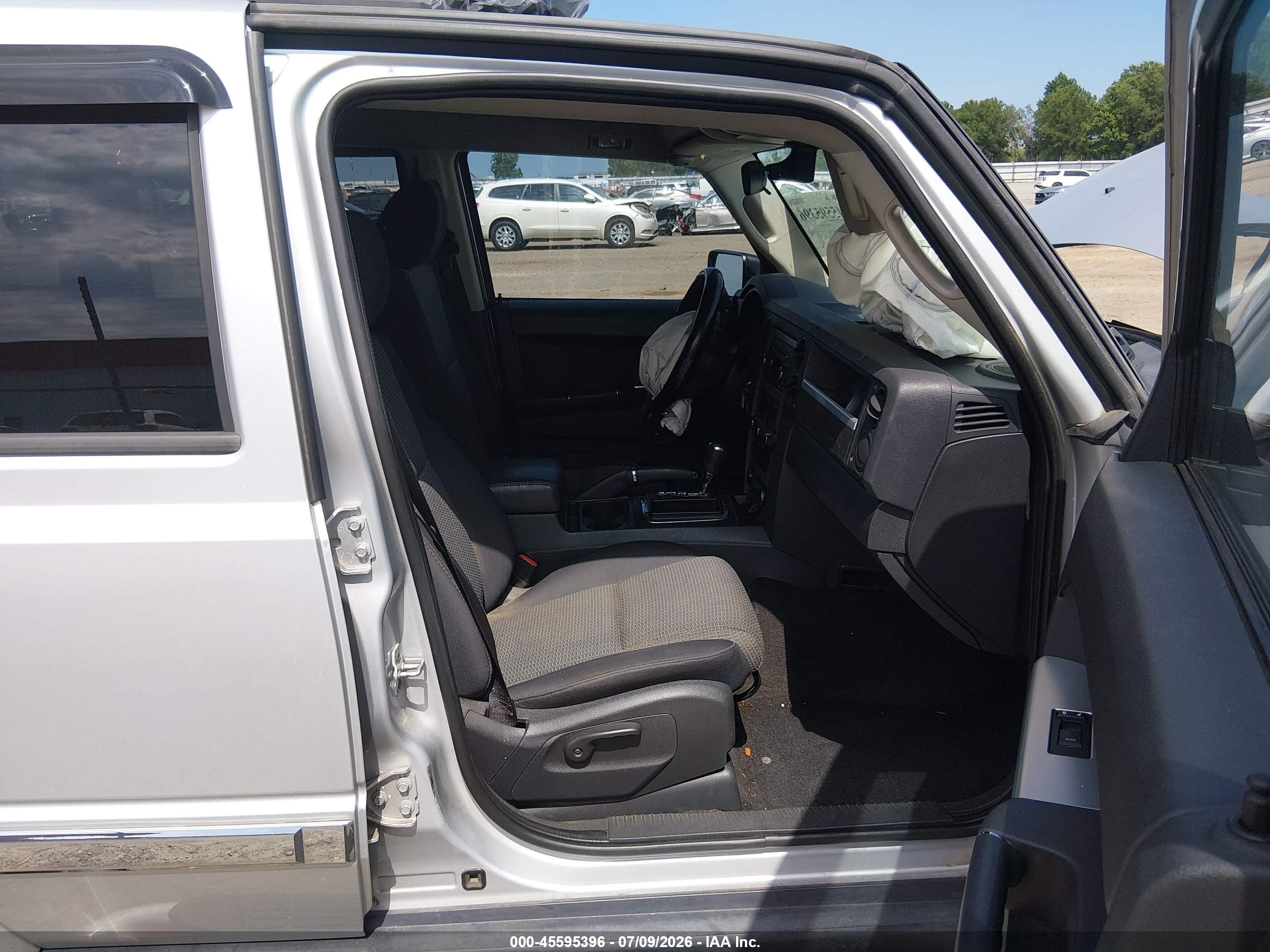 2010 Jeep Commander Sport Silver vin: 1J4RH4GK0AC157410