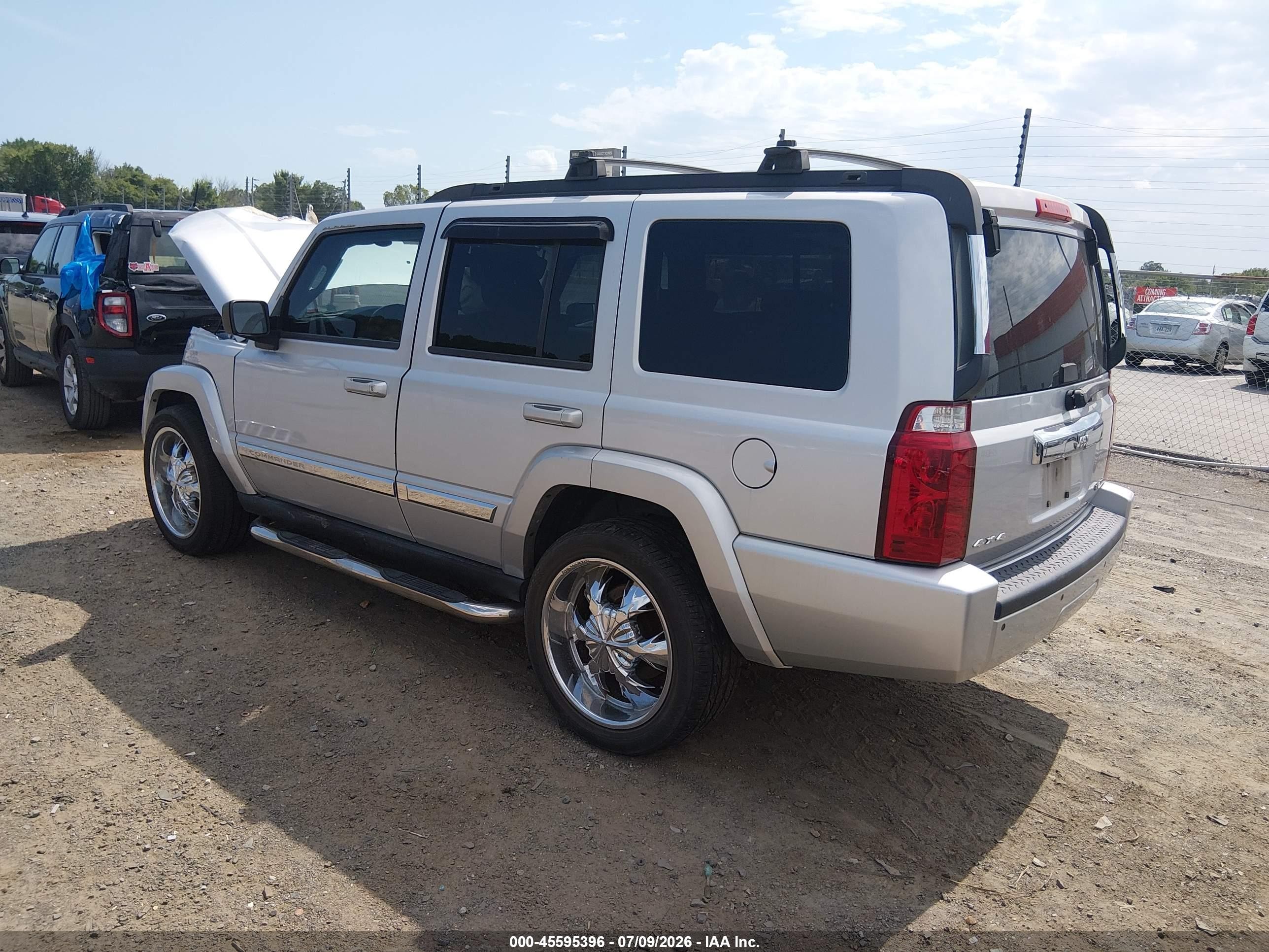 2010 Jeep Commander Sport Silver vin: 1J4RH4GK0AC157410