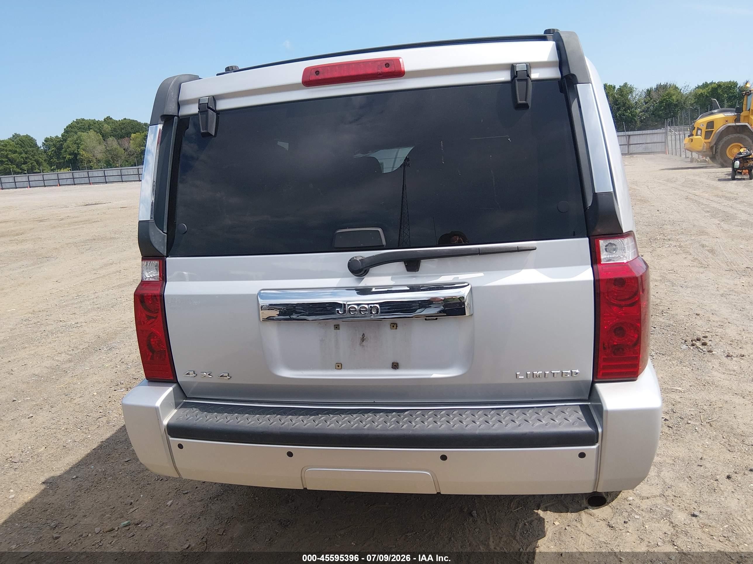 2010 Jeep Commander Sport Silver vin: 1J4RH4GK0AC157410