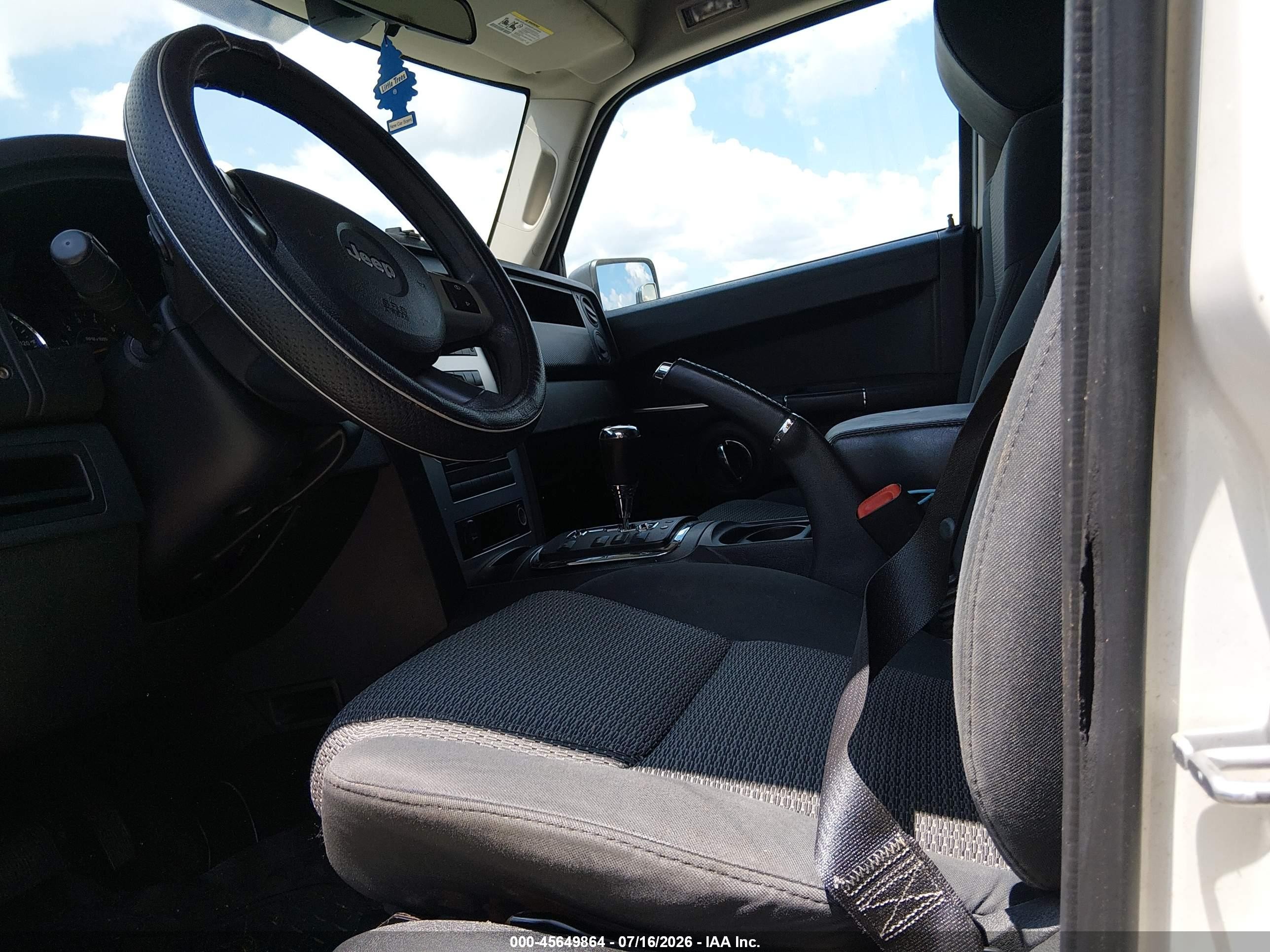 2010 Jeep Commander Sport White vin: 1J4RH4GK3AC157658