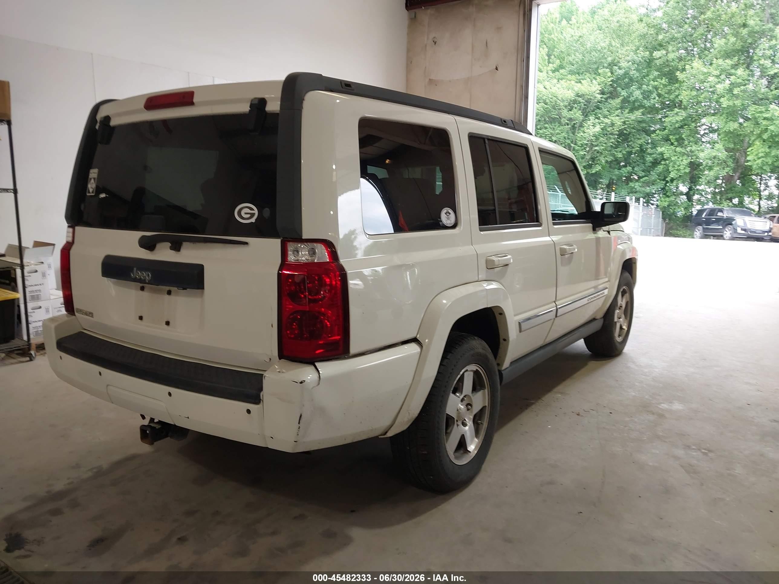 2010 Jeep Commander Sport White vin: 1J4RH4GK4AC140903