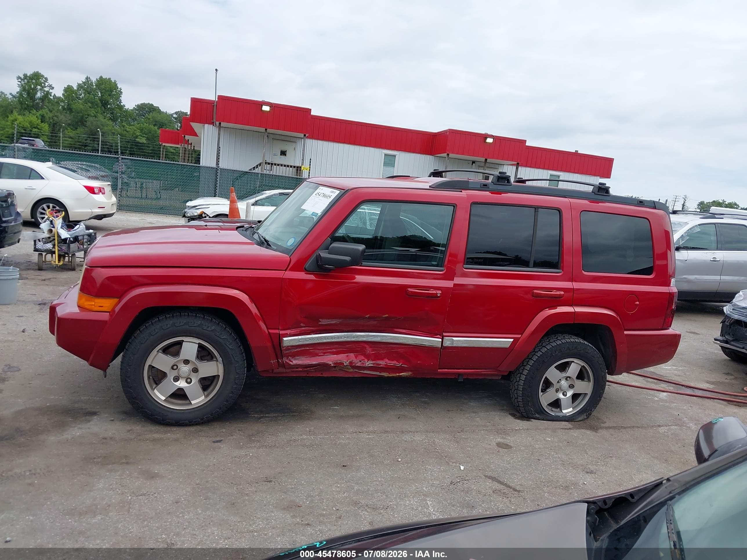 2010 Jeep Commander Sport Красный vin: 1J4RH4GK7AC106969