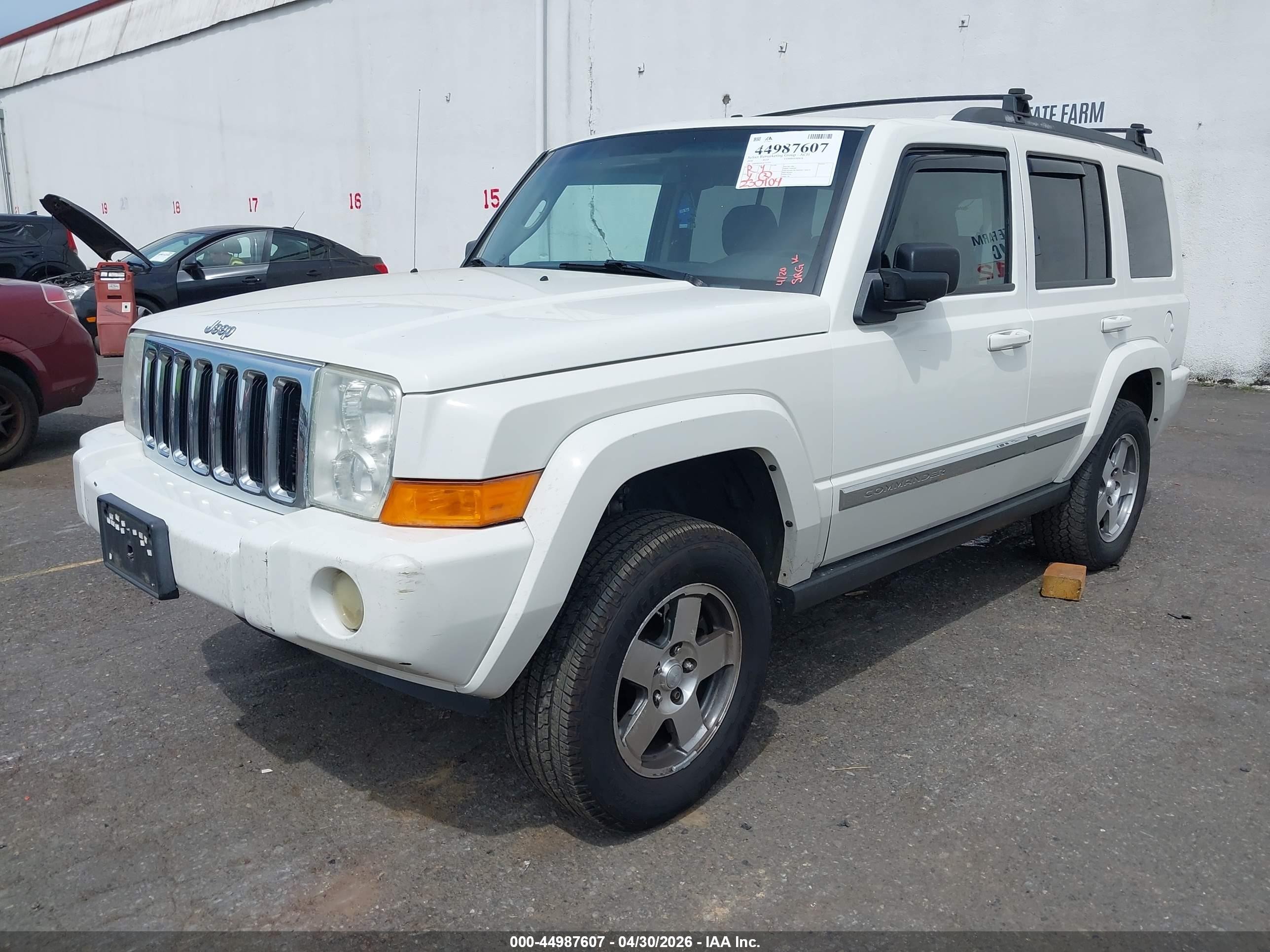 2010 Jeep Commander Sport White vin: 1J4RH4GK8AC157557