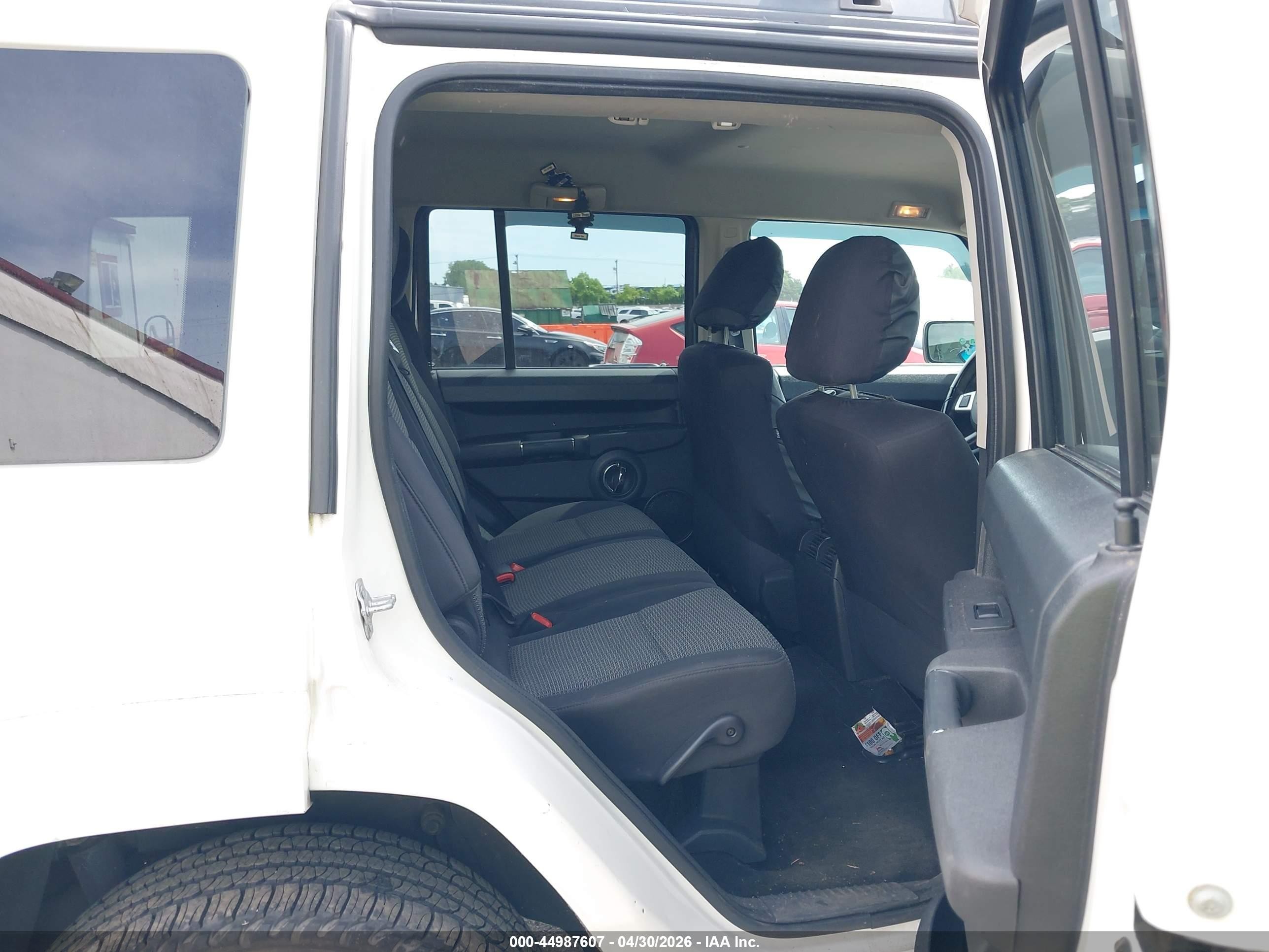 2010 Jeep Commander Sport White vin: 1J4RH4GK8AC157557
