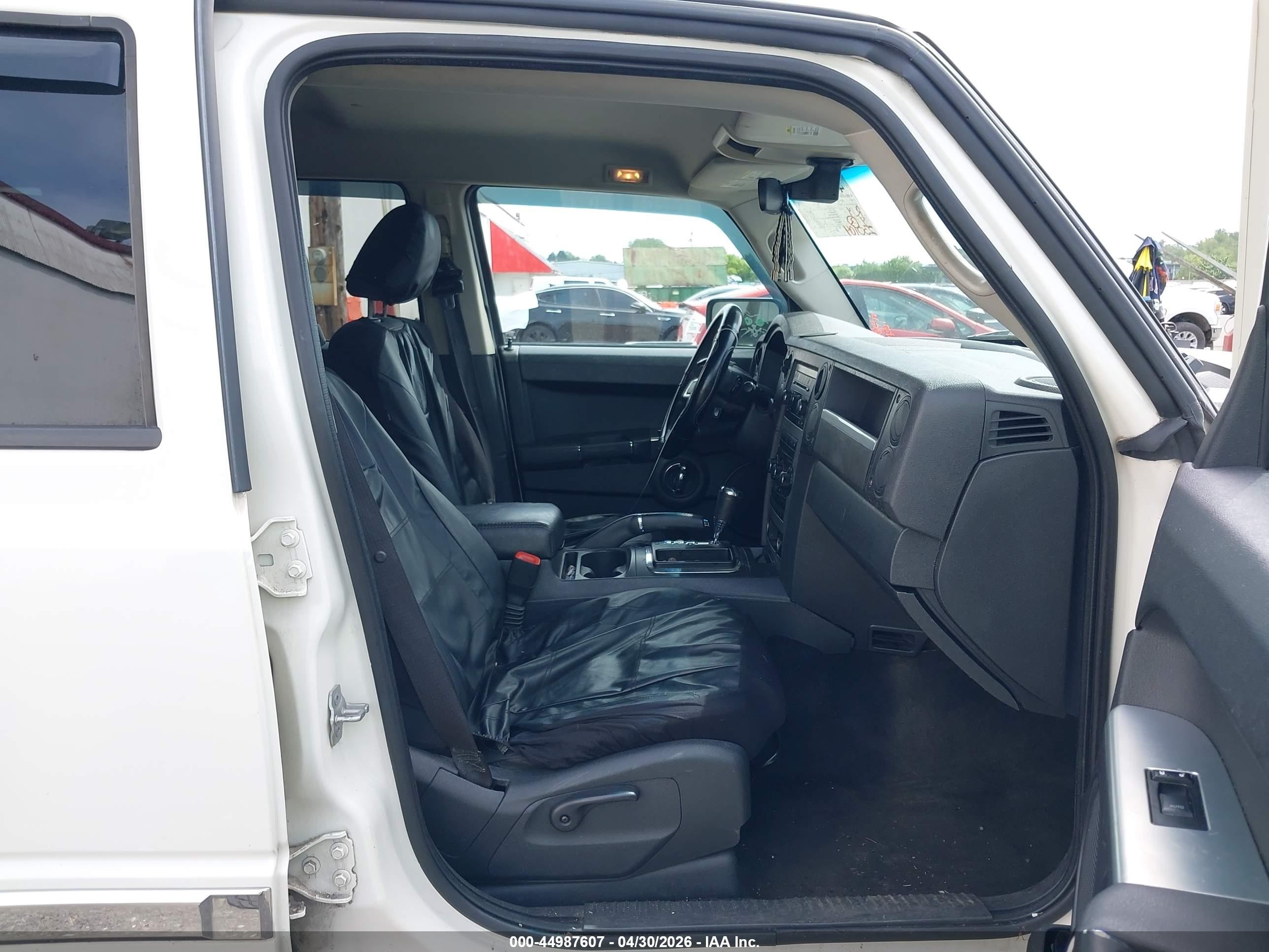 2010 Jeep Commander Sport White vin: 1J4RH4GK8AC157557