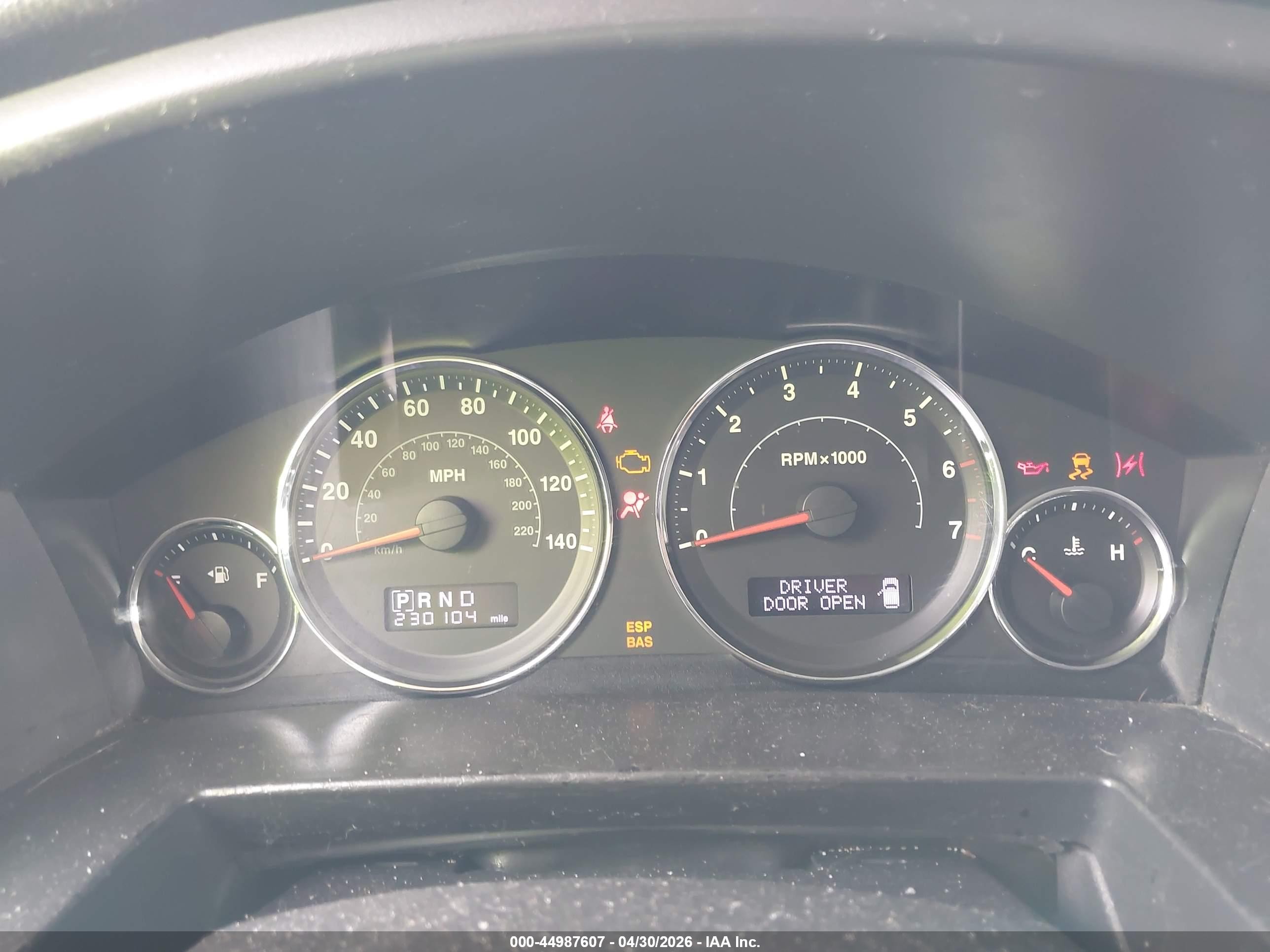 2010 Jeep Commander Sport White vin: 1J4RH4GK8AC157557