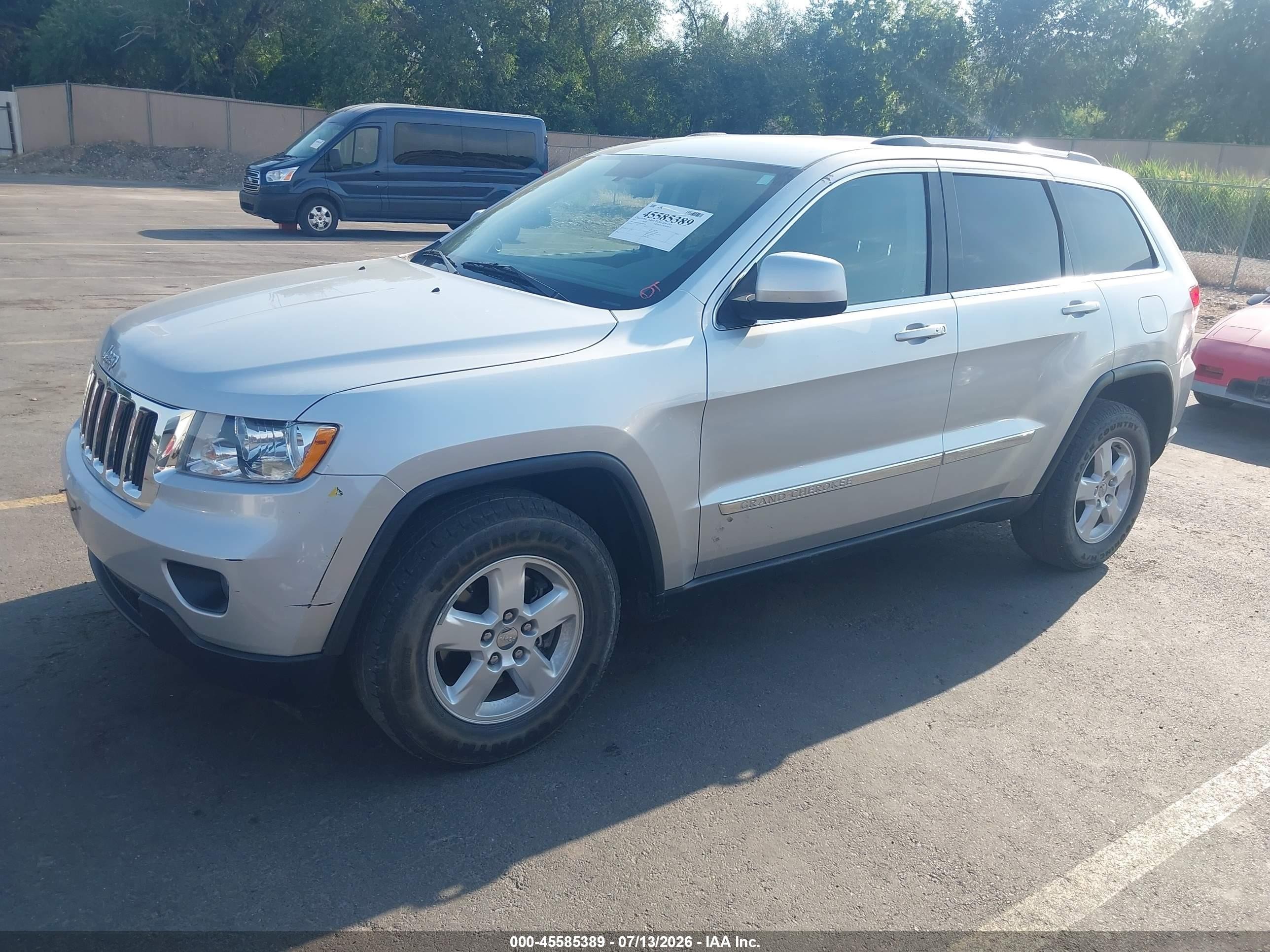 2011 Jeep Grand Cherokee Laredo Silver vin: 1J4RR4GG0BC508018