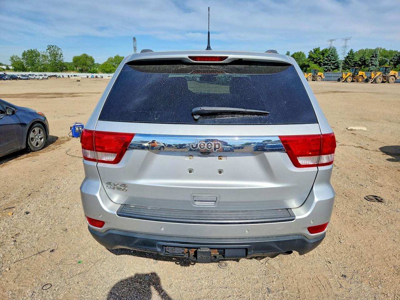2011 Jeep Grand Cherokee Laredo Silver vin: 1J4RR4GG0BC508052