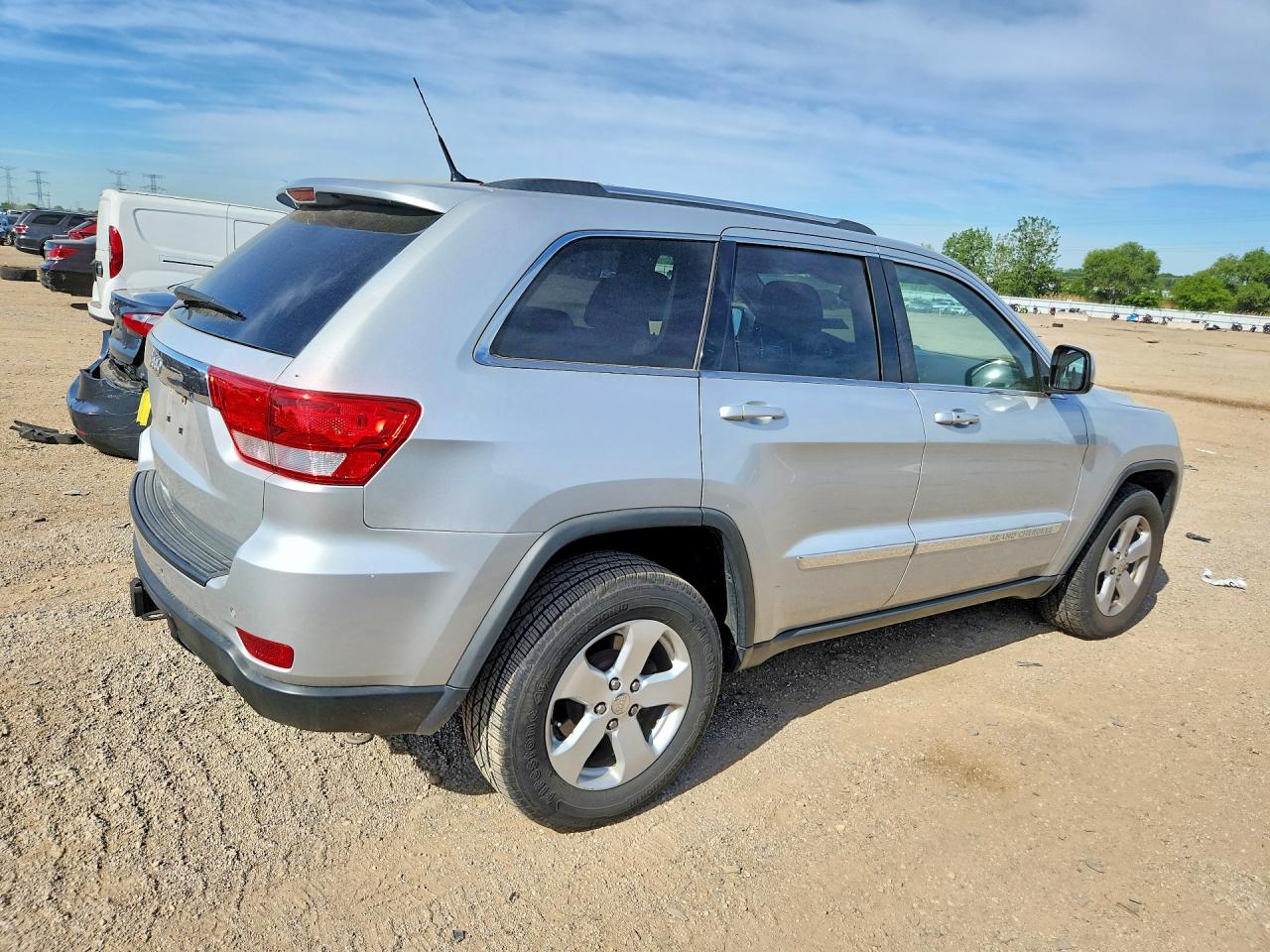 2011 Jeep Grand Cherokee Laredo Silver vin: 1J4RR4GG0BC508052
