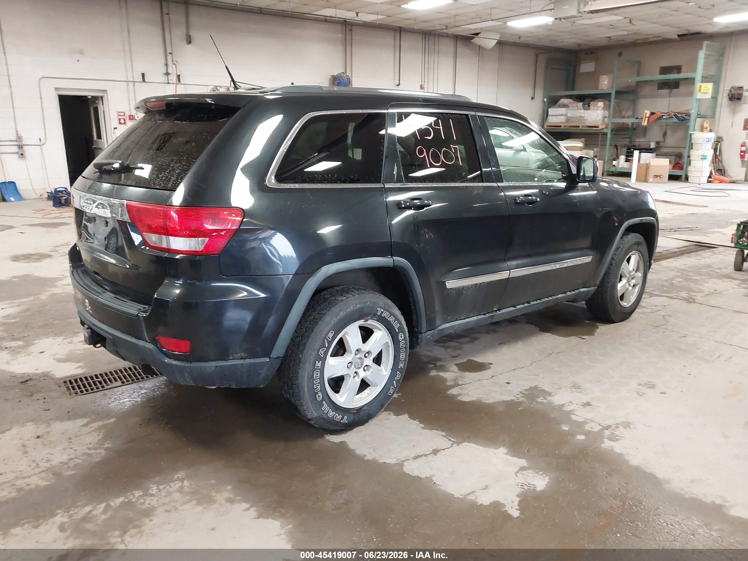 2011 Jeep Grand Cherokee Laredo Black vin: 1J4RR4GG0BC535381
