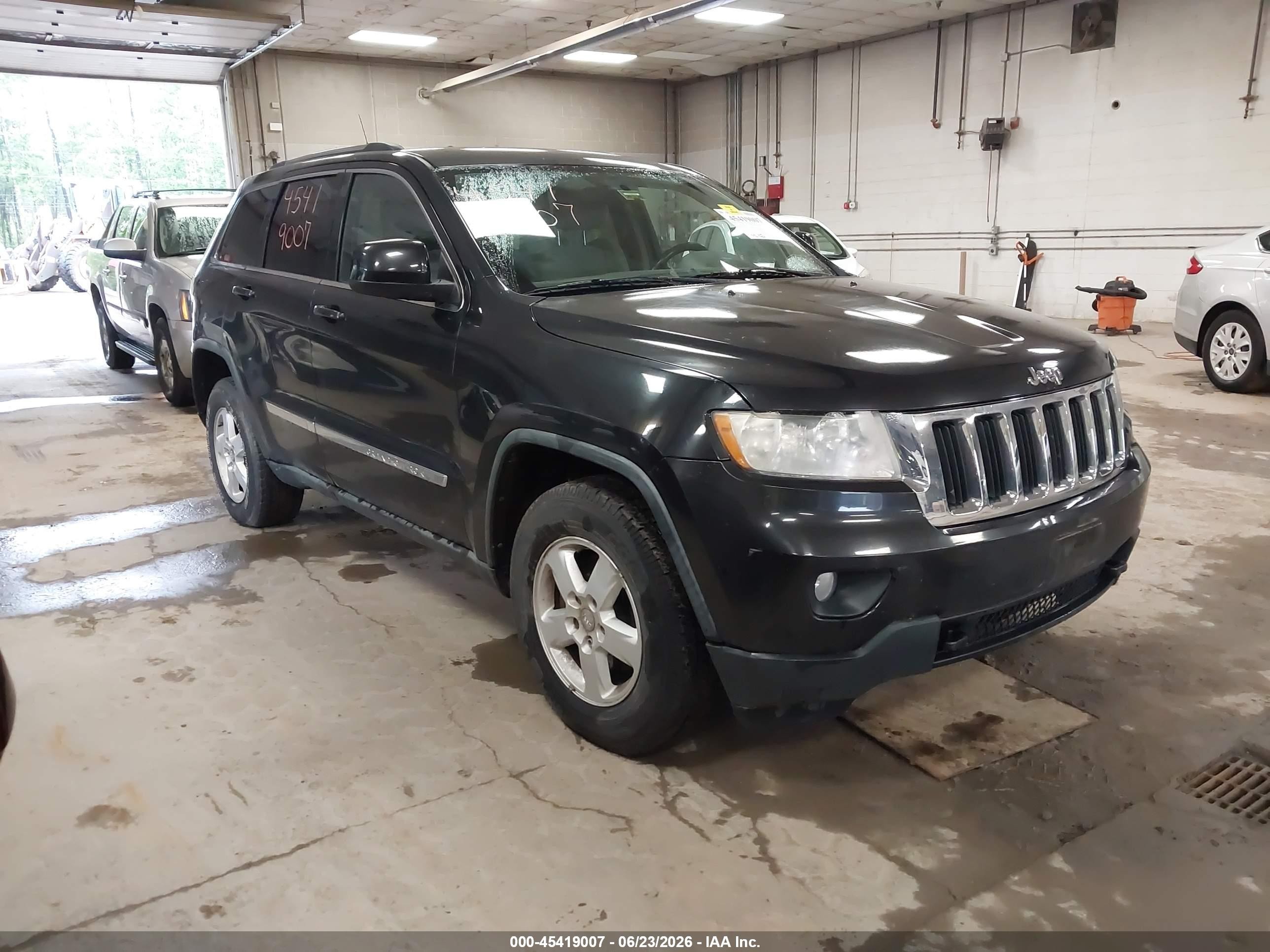 2011 Jeep Grand Cherokee Laredo Black vin: 1J4RR4GG0BC535381