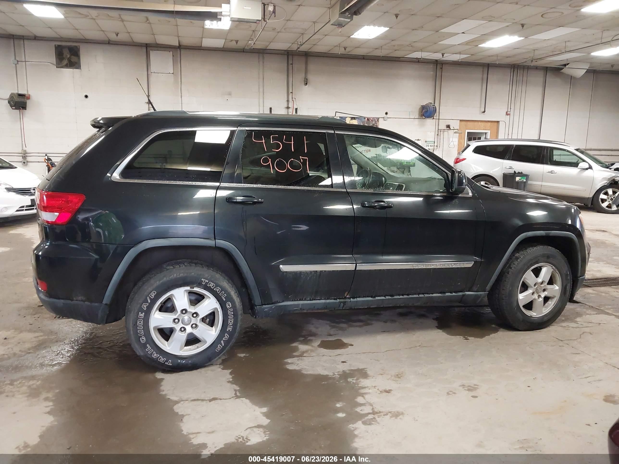 2011 Jeep Grand Cherokee Laredo Black vin: 1J4RR4GG0BC535381