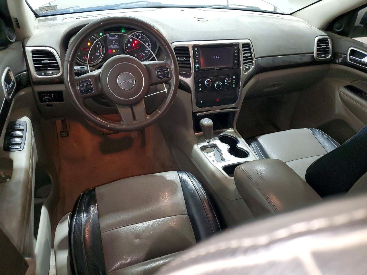 2011 Jeep Grand Cherokee Laredo Silver vin: 1J4RR4GG0BC572463