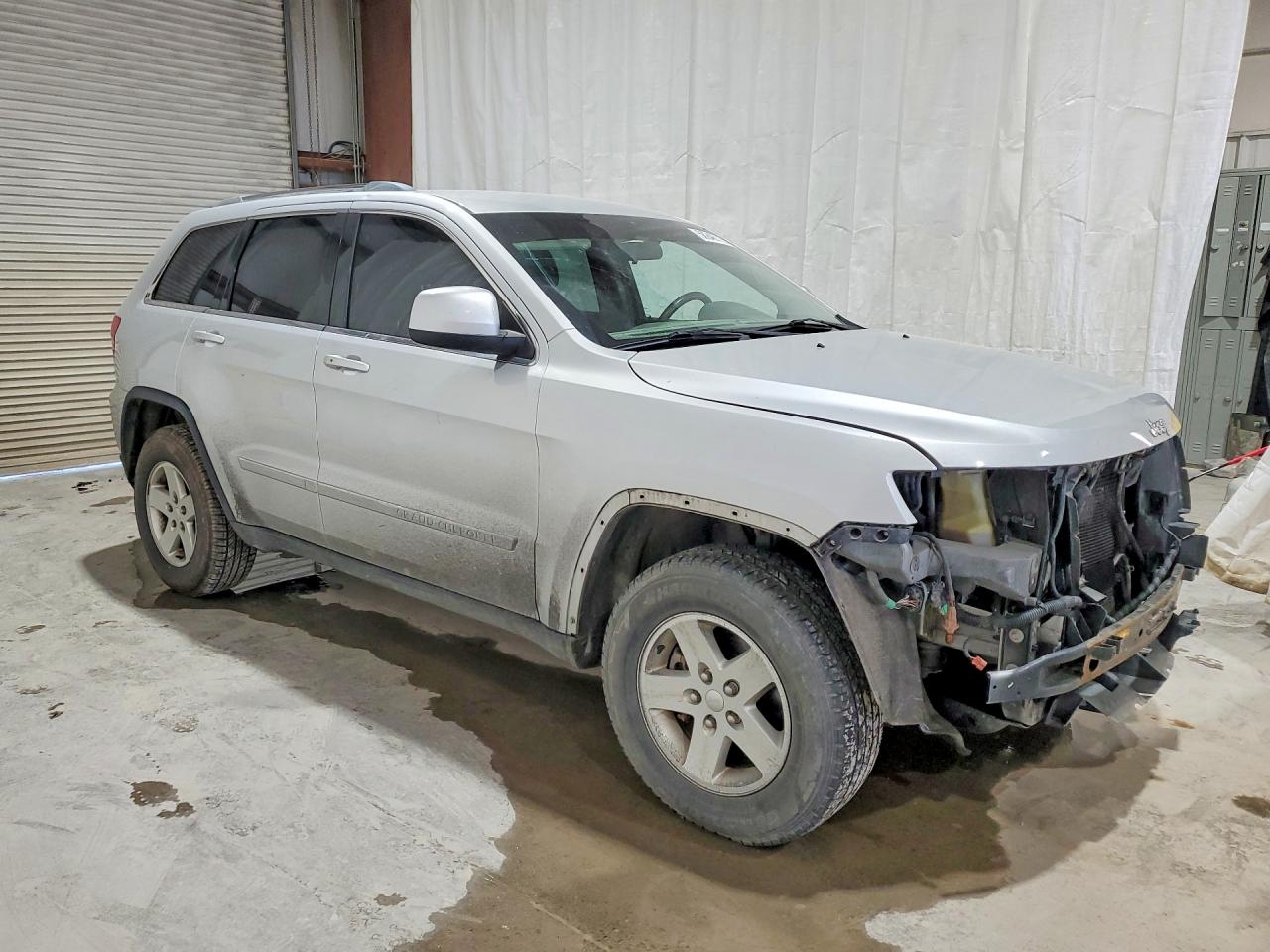 2011 Jeep Grand Cherokee Laredo Silver vin: 1J4RR4GG0BC572463