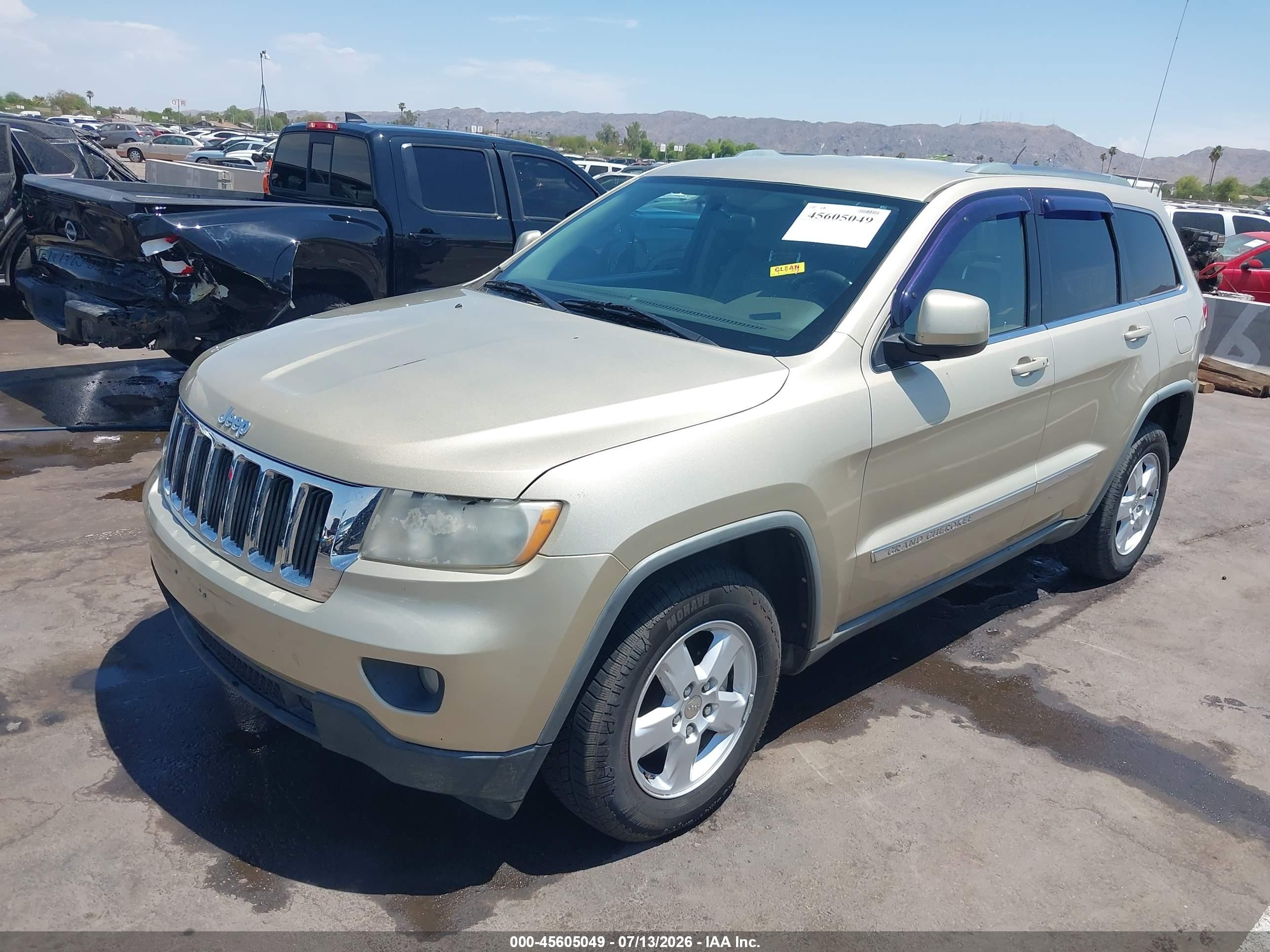 2011 Jeep Grand Cherokee Laredo Beige vin: 1J4RR4GG0BC577162