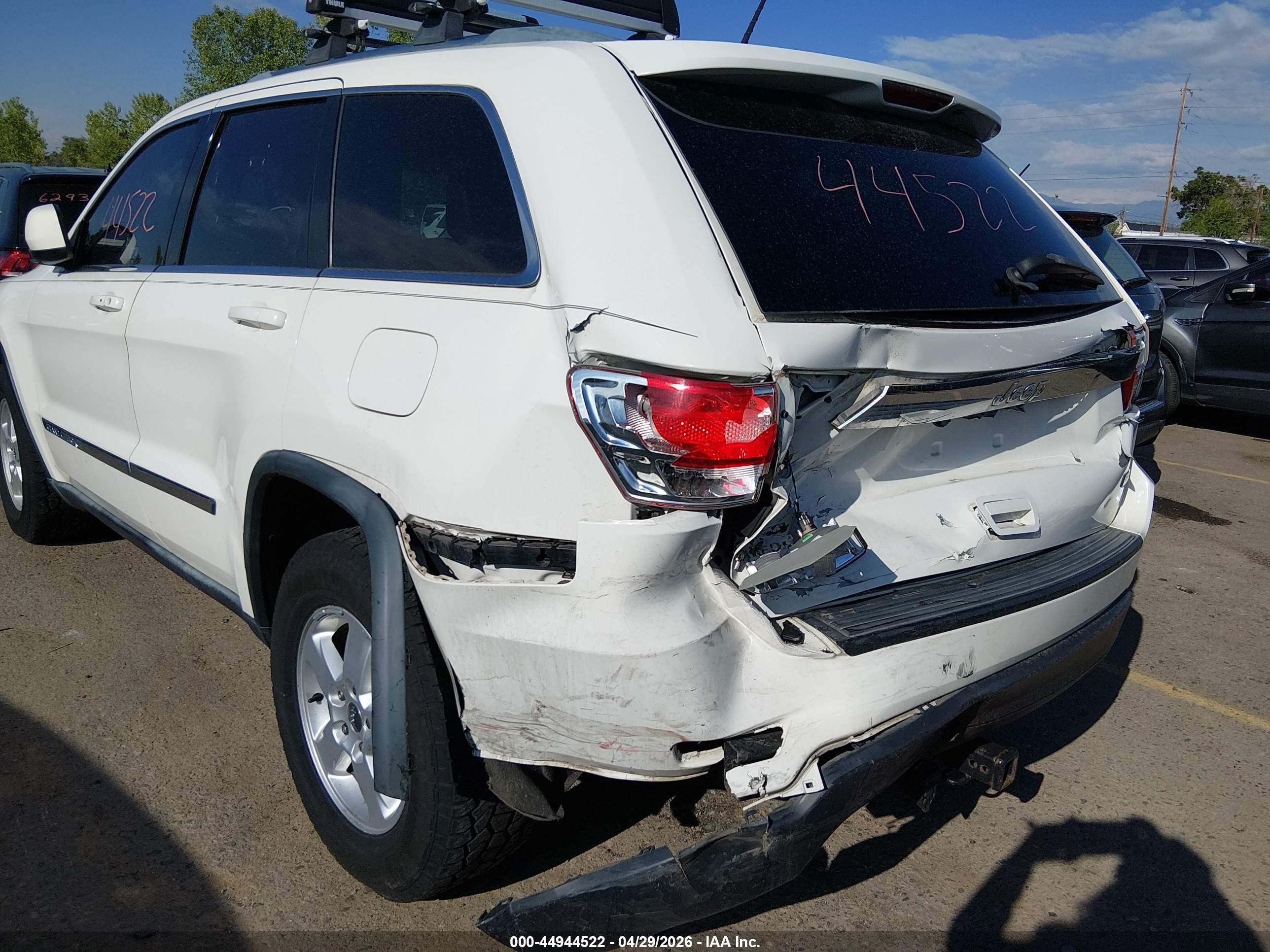 2011 Jeep Grand Cherokee Laredo White vin: 1J4RR4GG0BC585732