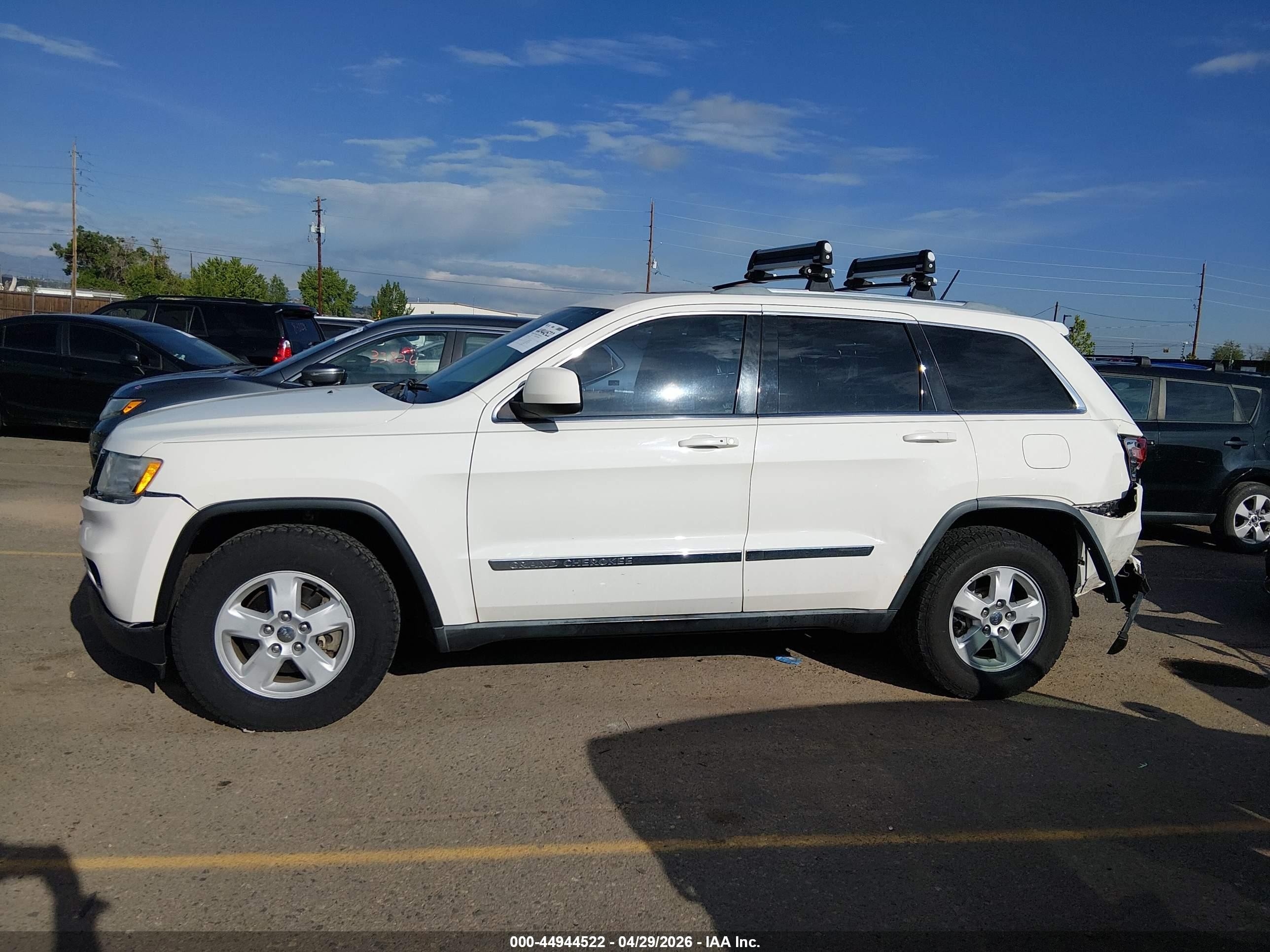 2011 Jeep Grand Cherokee Laredo White vin: 1J4RR4GG0BC585732