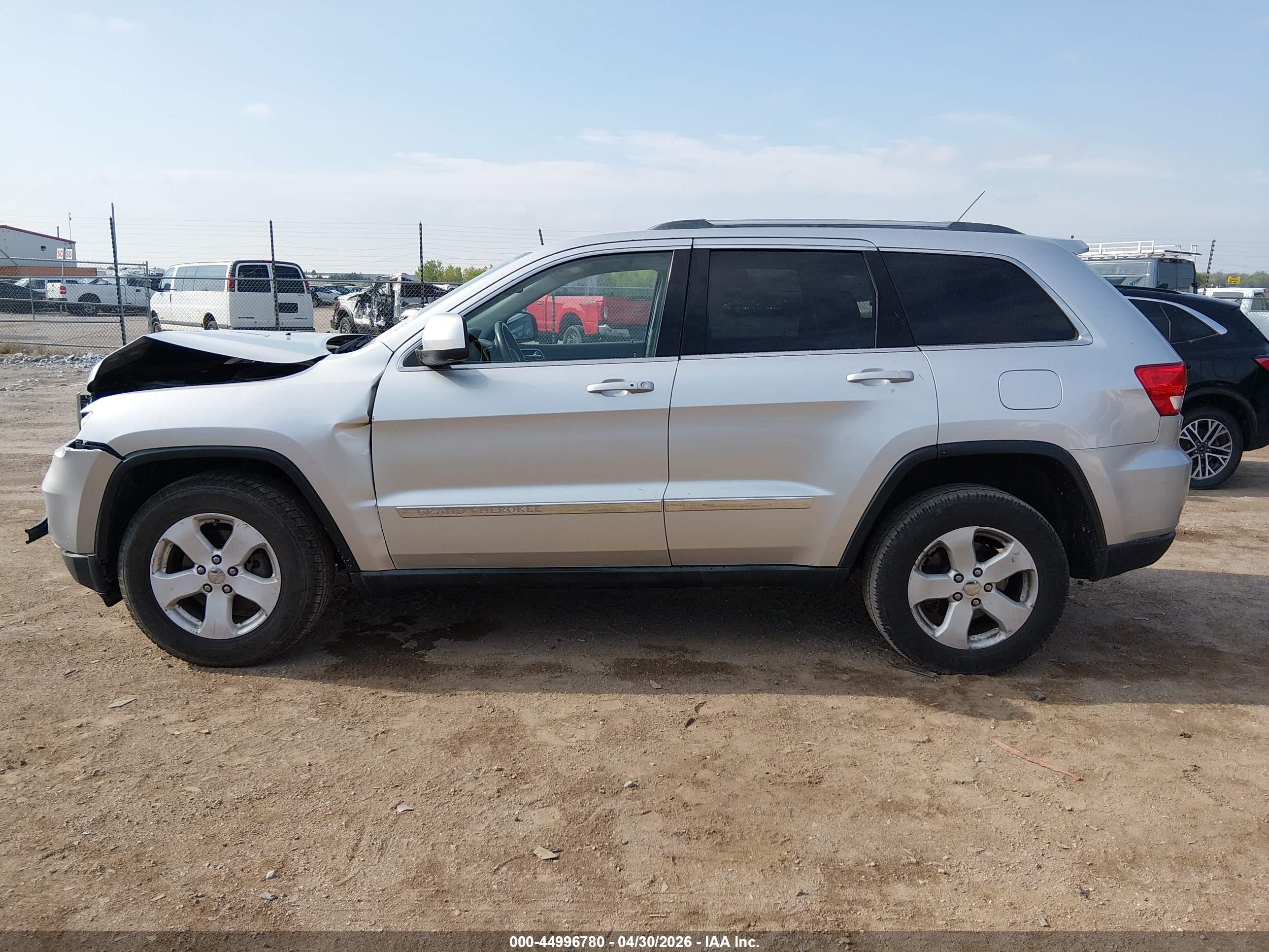 2011 Jeep Grand Cherokee Laredo Silver vin: 1J4RR4GG0BC597959