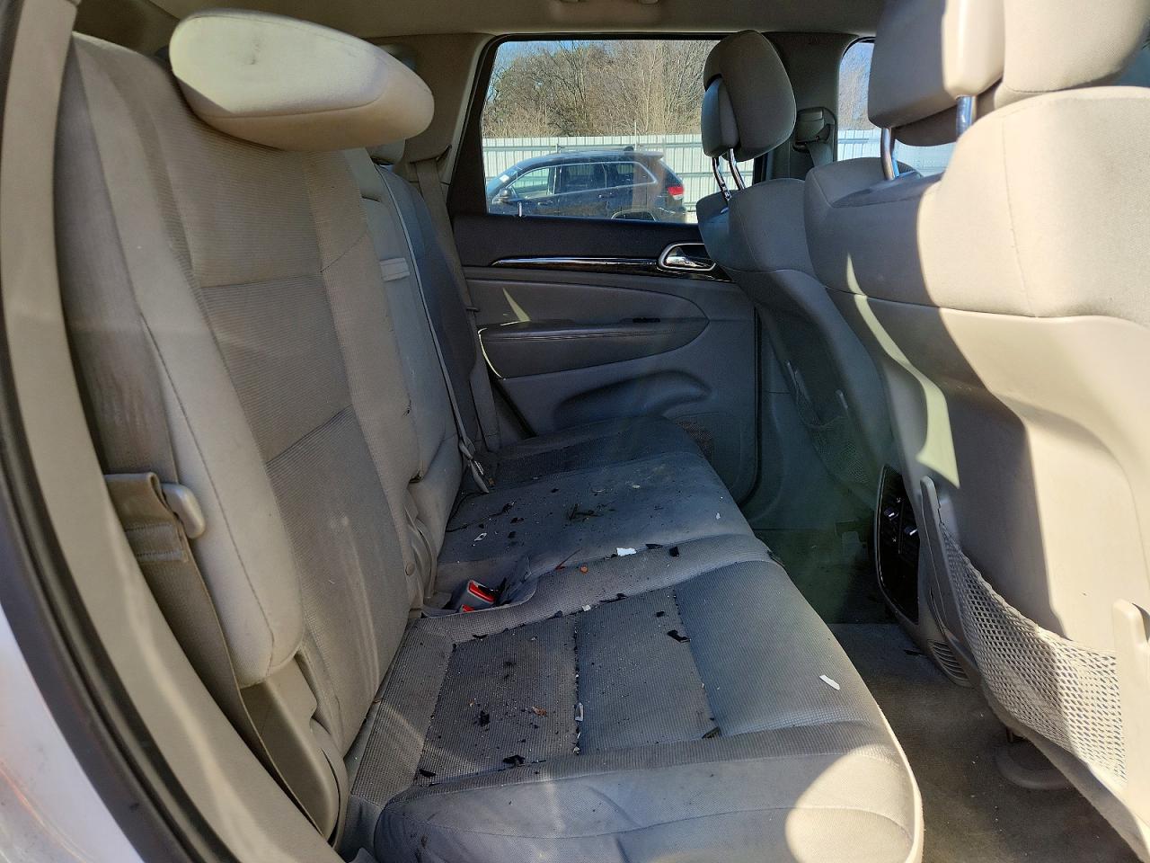 2011 Jeep Grand Cherokee Laredo Белый vin: 1J4RR4GG0BC616347