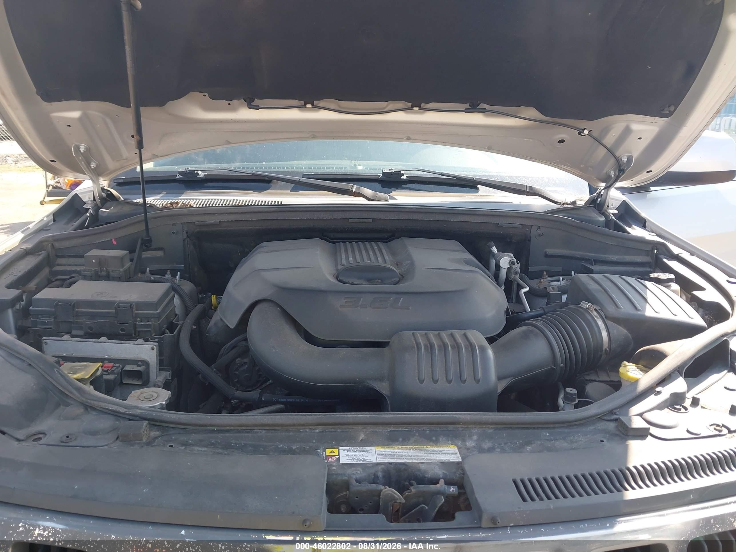 2011 Jeep Grand Cherokee Laredo Silver vin: 1J4RR4GG0BC625677