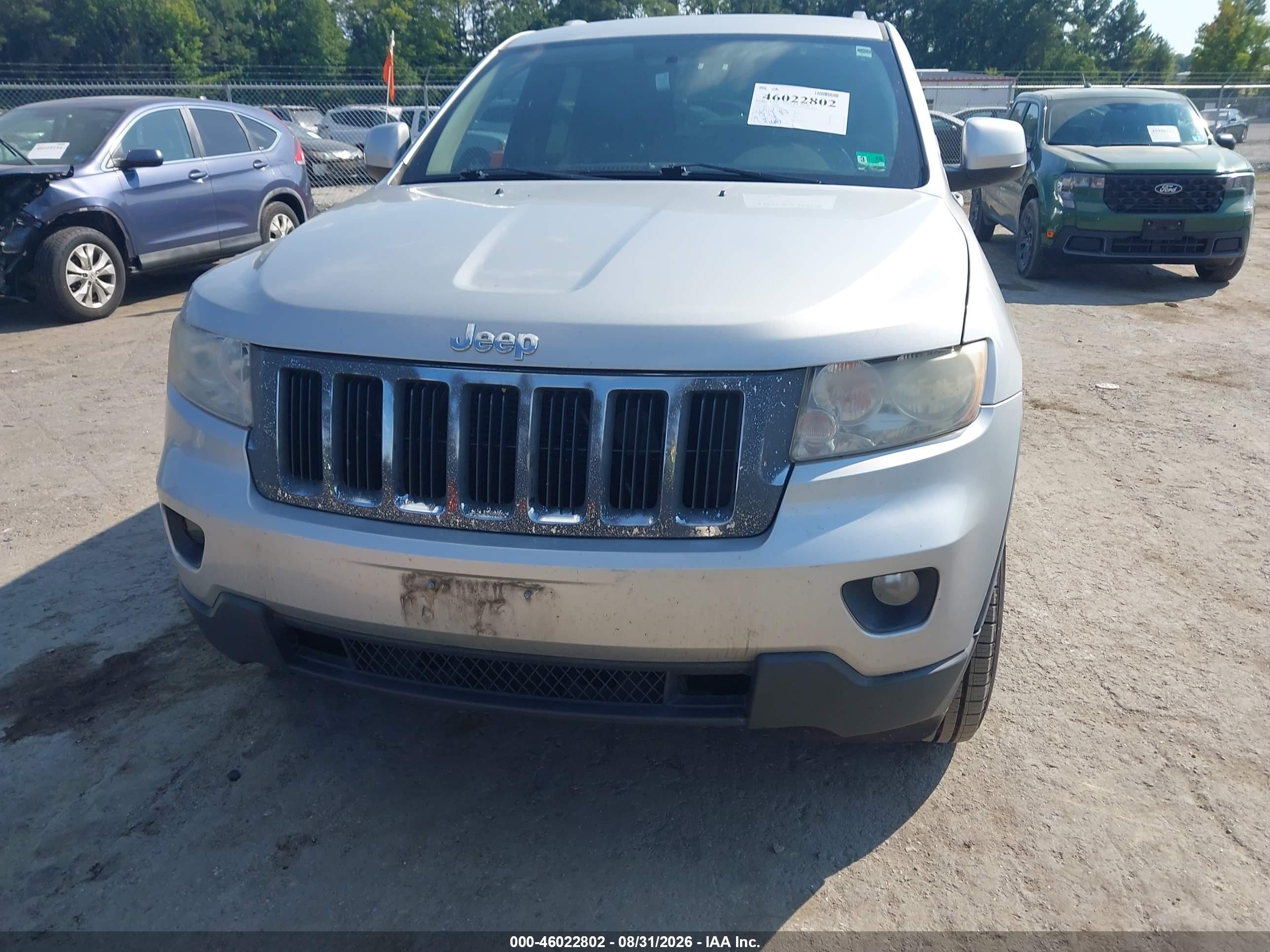 2011 Jeep Grand Cherokee Laredo Silver vin: 1J4RR4GG0BC625677