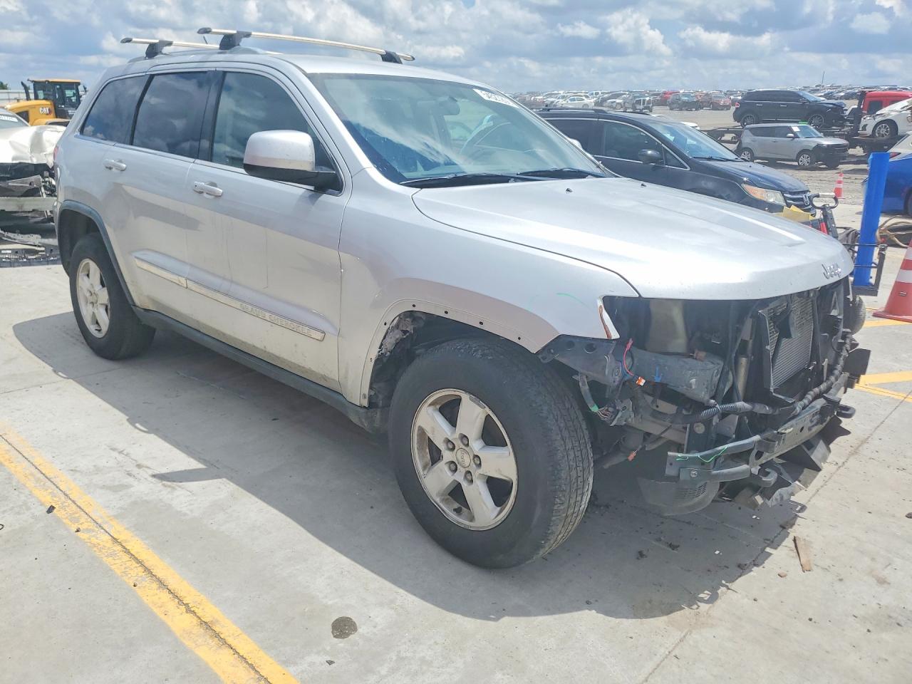 2011 Jeep Grand Cherokee Laredo Silver vin: 1J4RR4GG0BC660946