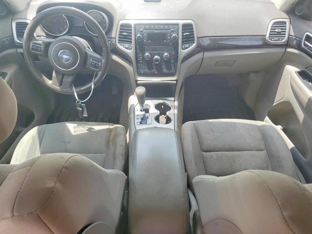 2011 Jeep Grand Cherokee Laredo Silver vin: 1J4RR4GG0BC660946