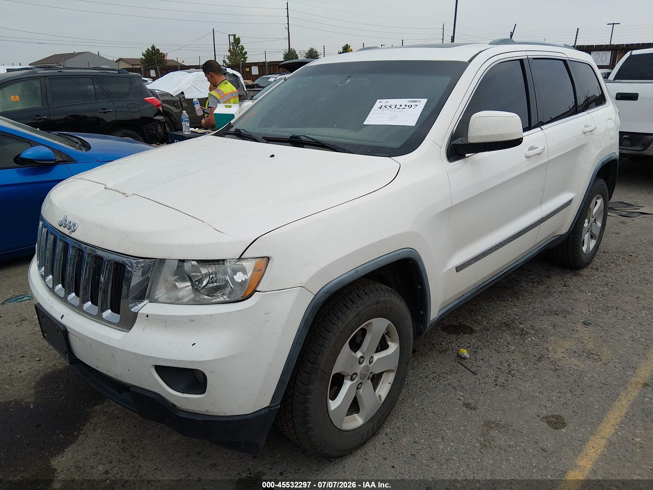 2011 Jeep Grand Cherokee Laredo Белый vin: 1J4RR4GG0BC703584