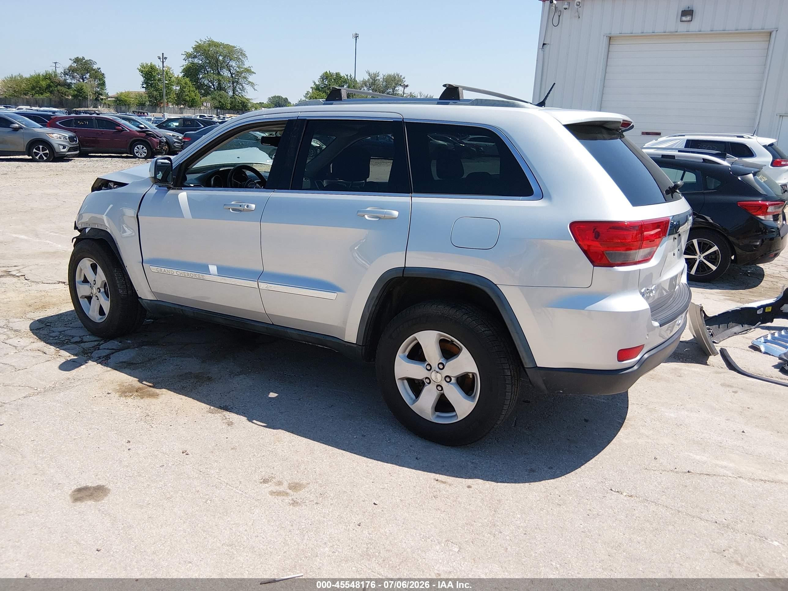 2011 Jeep Grand Cherokee Laredo Silver vin: 1J4RR4GG0BC731577