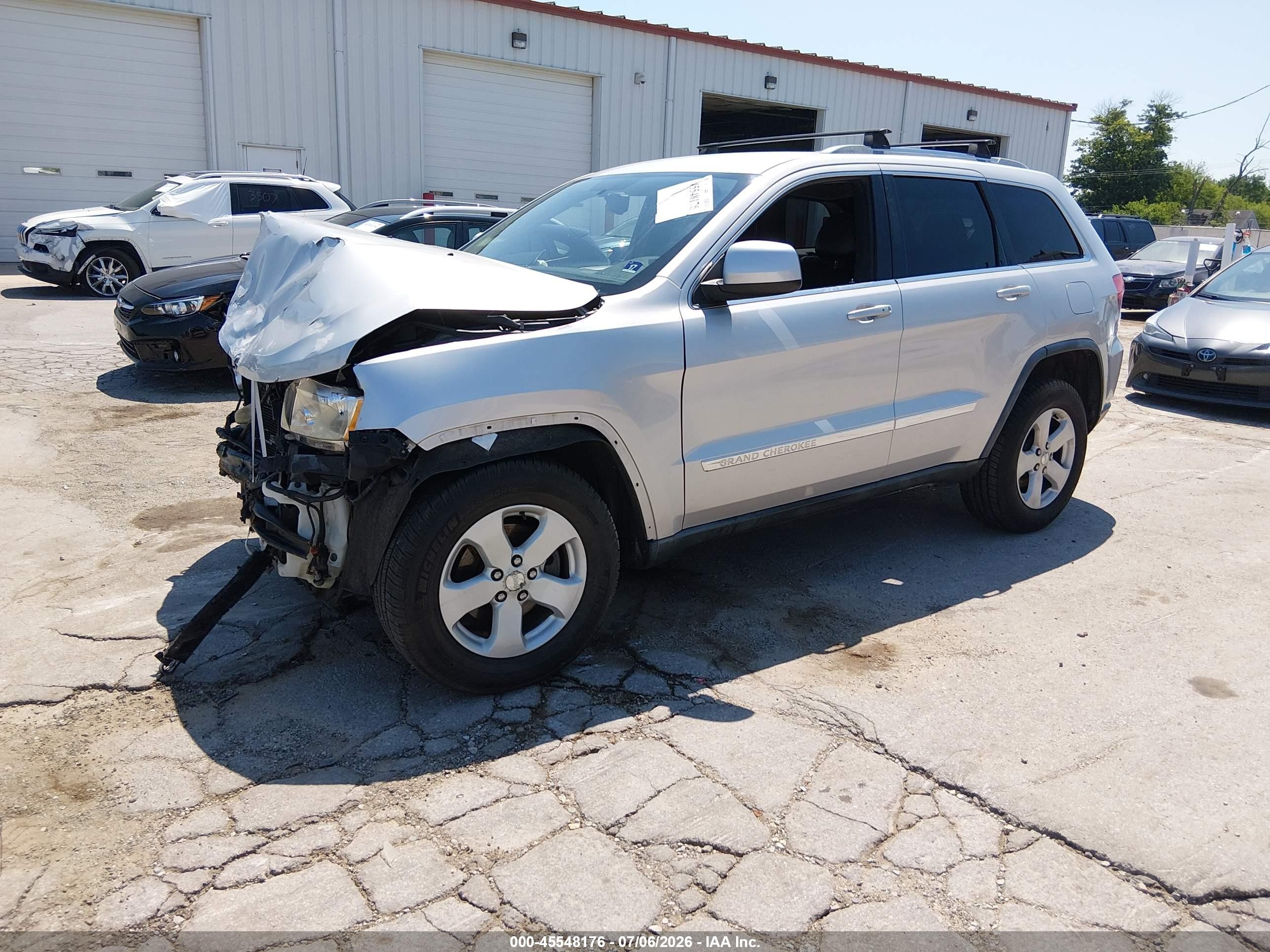2011 Jeep Grand Cherokee Laredo Silver vin: 1J4RR4GG0BC731577