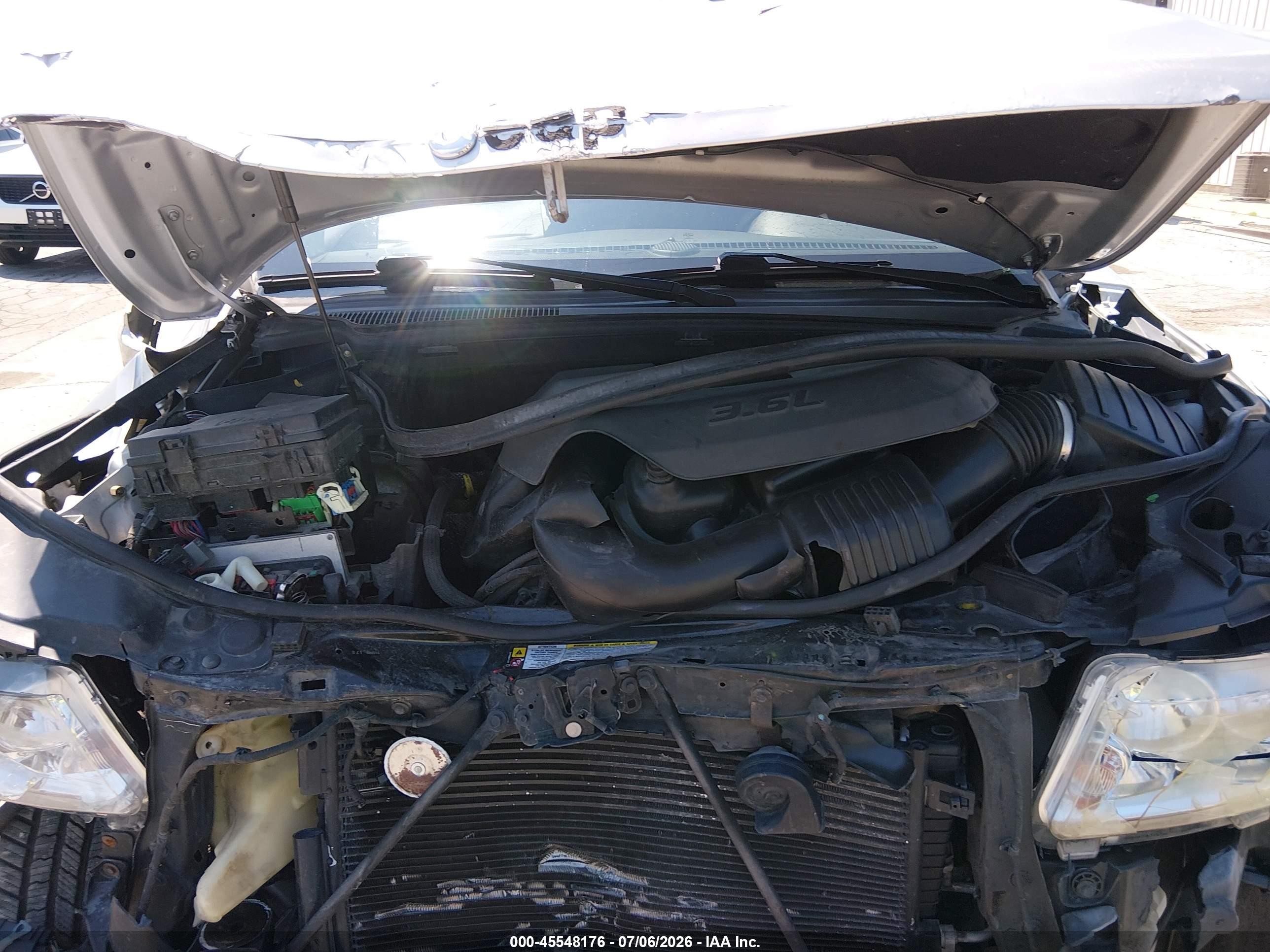 2011 Jeep Grand Cherokee Laredo Silver vin: 1J4RR4GG0BC731577