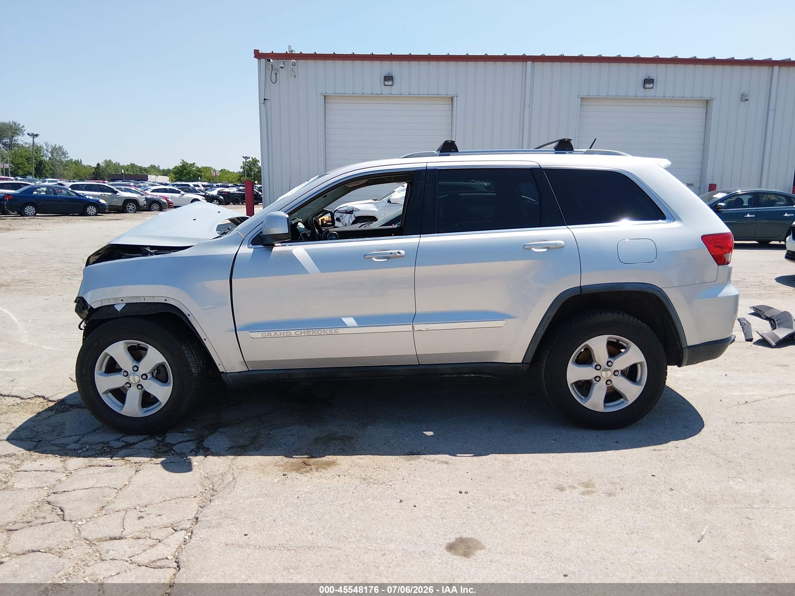 2011 Jeep Grand Cherokee Laredo Silver vin: 1J4RR4GG0BC731577