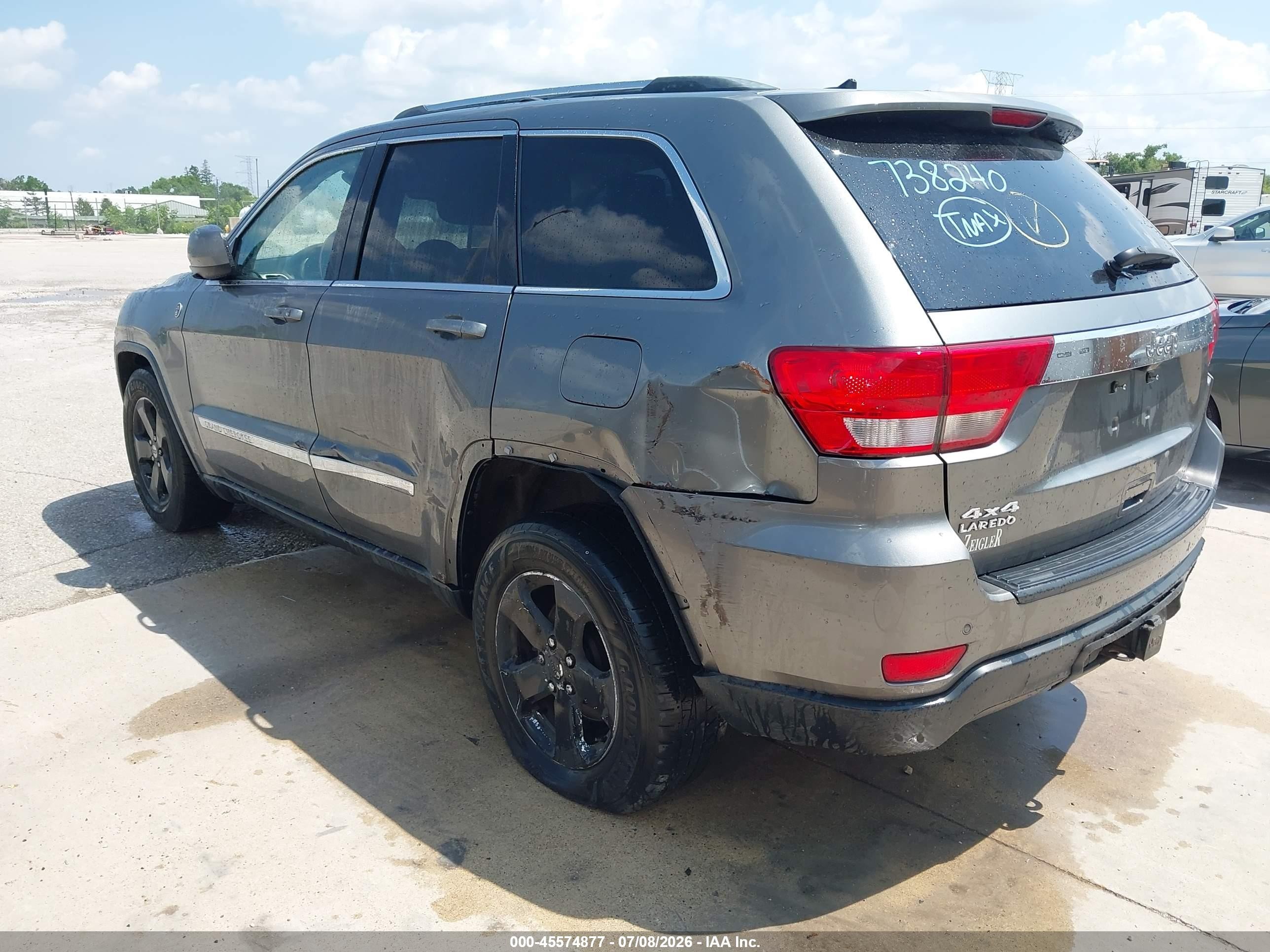 2011 Jeep Grand Cherokee Laredo Gray vin: 1J4RR4GG0BC738240