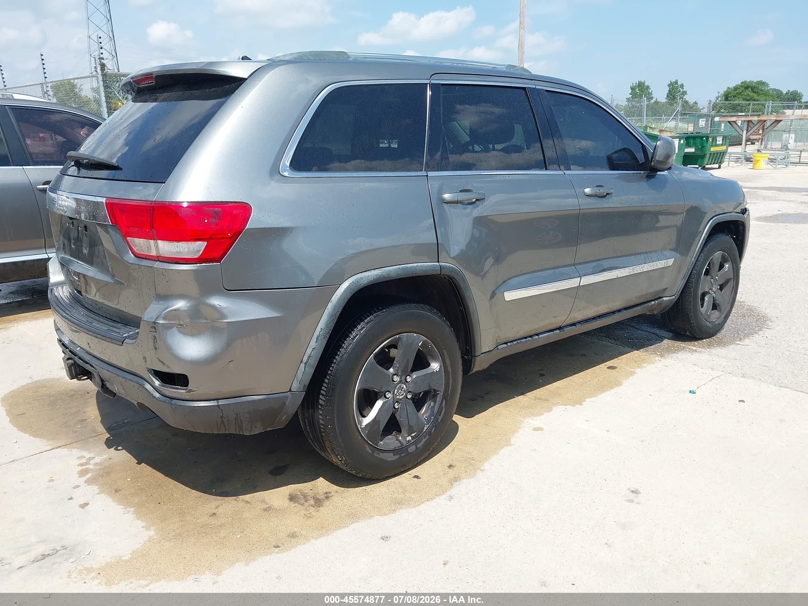 2011 Jeep Grand Cherokee Laredo Gray vin: 1J4RR4GG0BC738240