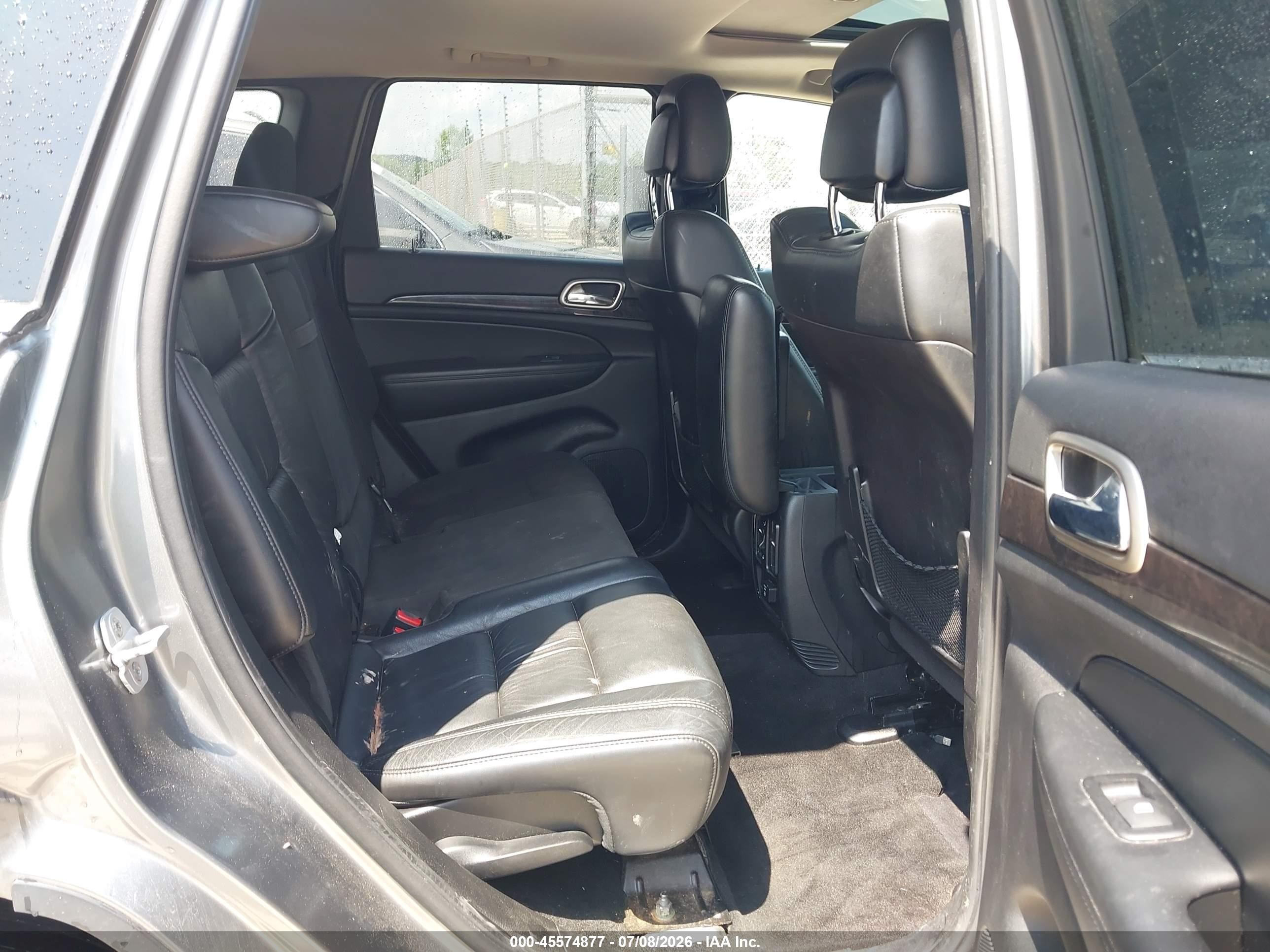2011 Jeep Grand Cherokee Laredo Gray vin: 1J4RR4GG0BC738240