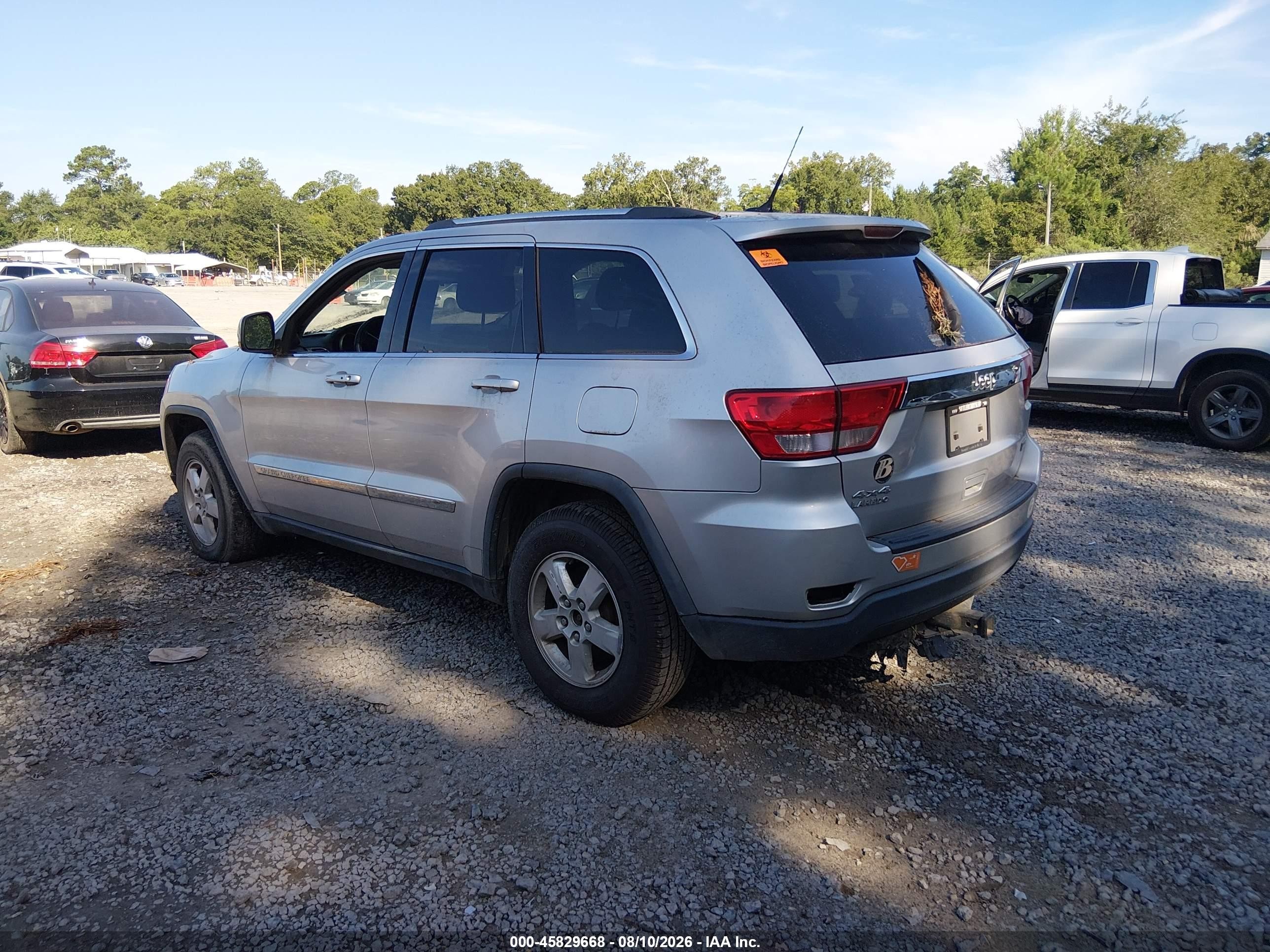 2011 Jeep Grand Cherokee Laredo Silver vin: 1J4RR4GG1BC503071