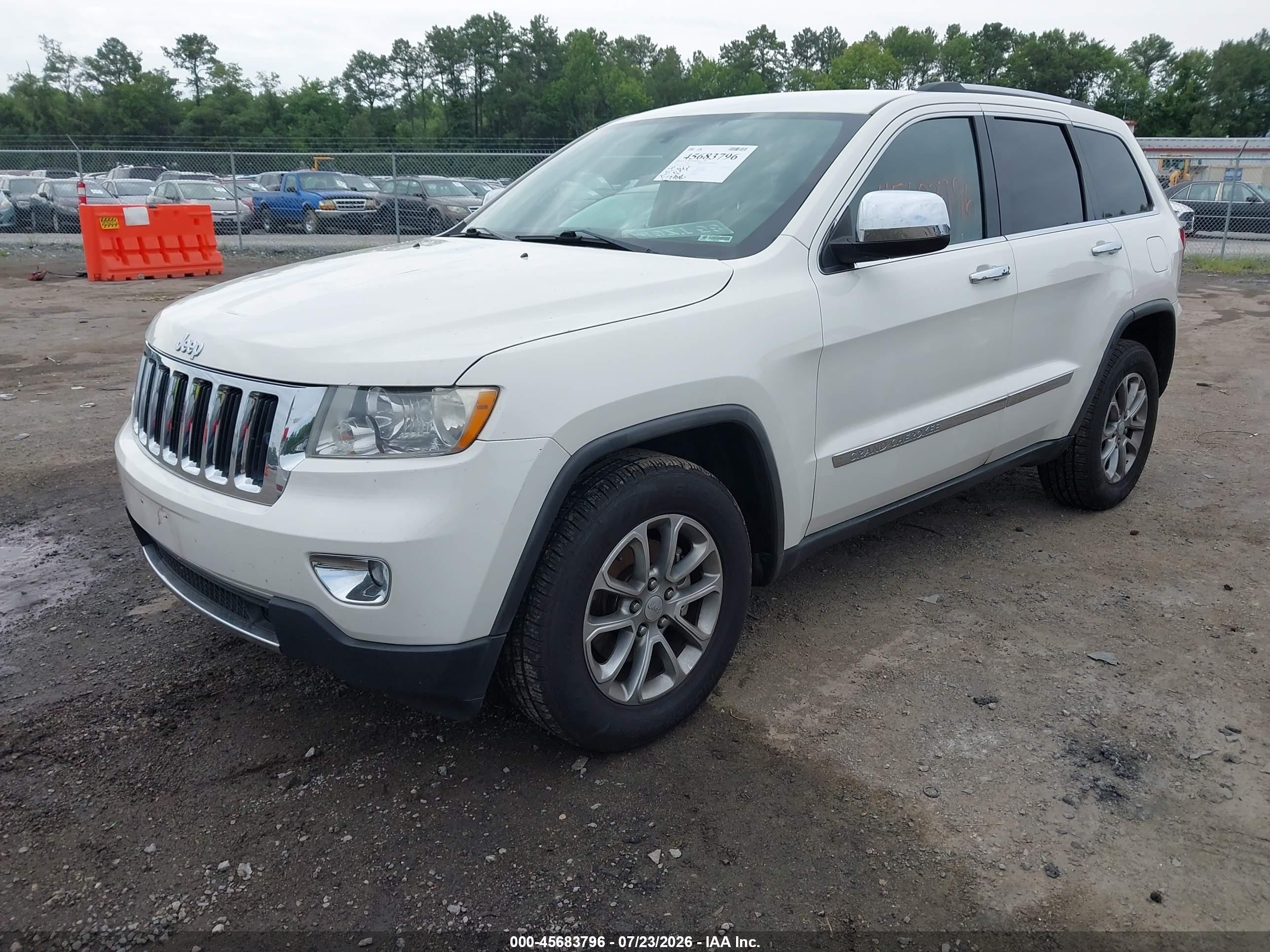 2011 Jeep Grand Cherokee Laredo Белый vin: 1J4RR4GG1BC515009