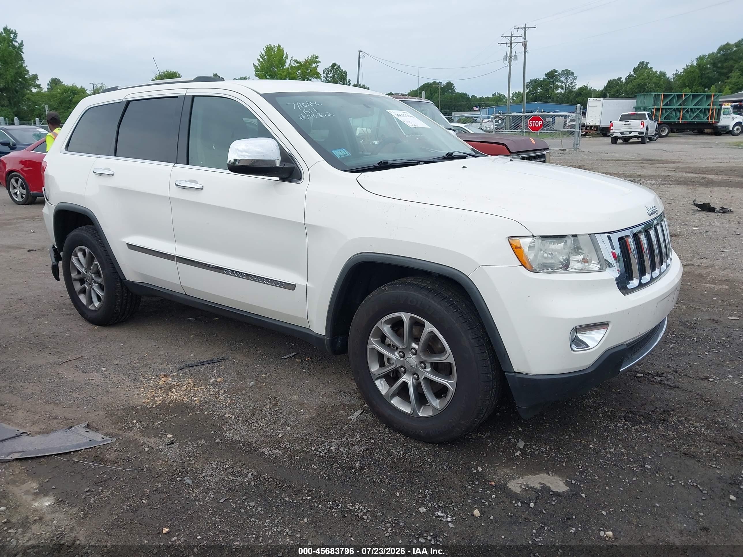 2011 Jeep Grand Cherokee Laredo Белый vin: 1J4RR4GG1BC515009
