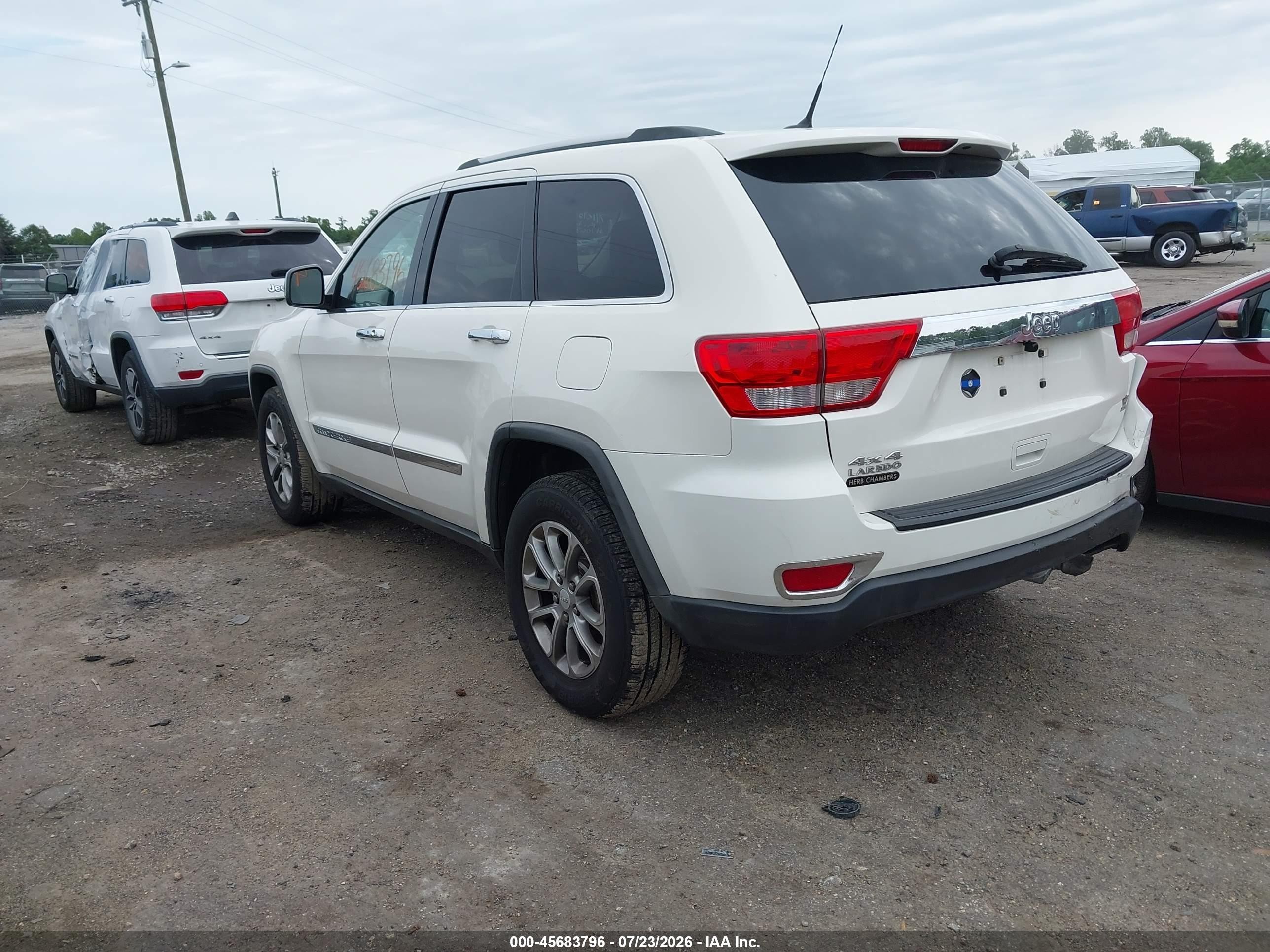 2011 Jeep Grand Cherokee Laredo Белый vin: 1J4RR4GG1BC515009