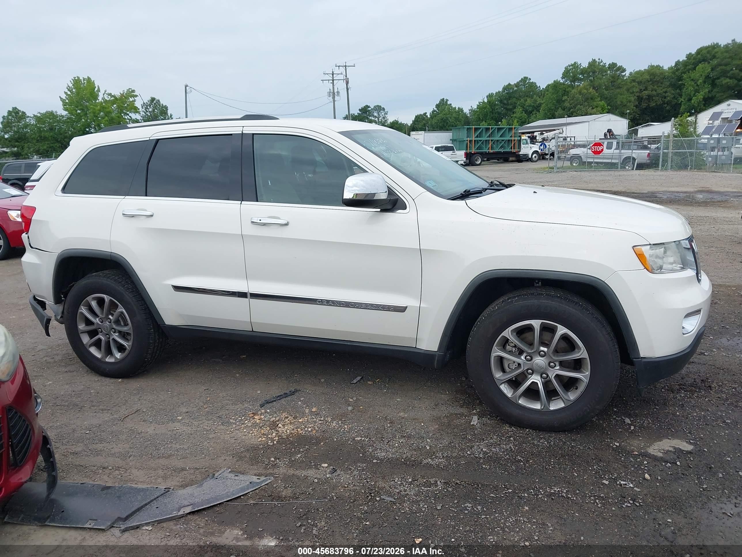 2011 Jeep Grand Cherokee Laredo Белый vin: 1J4RR4GG1BC515009
