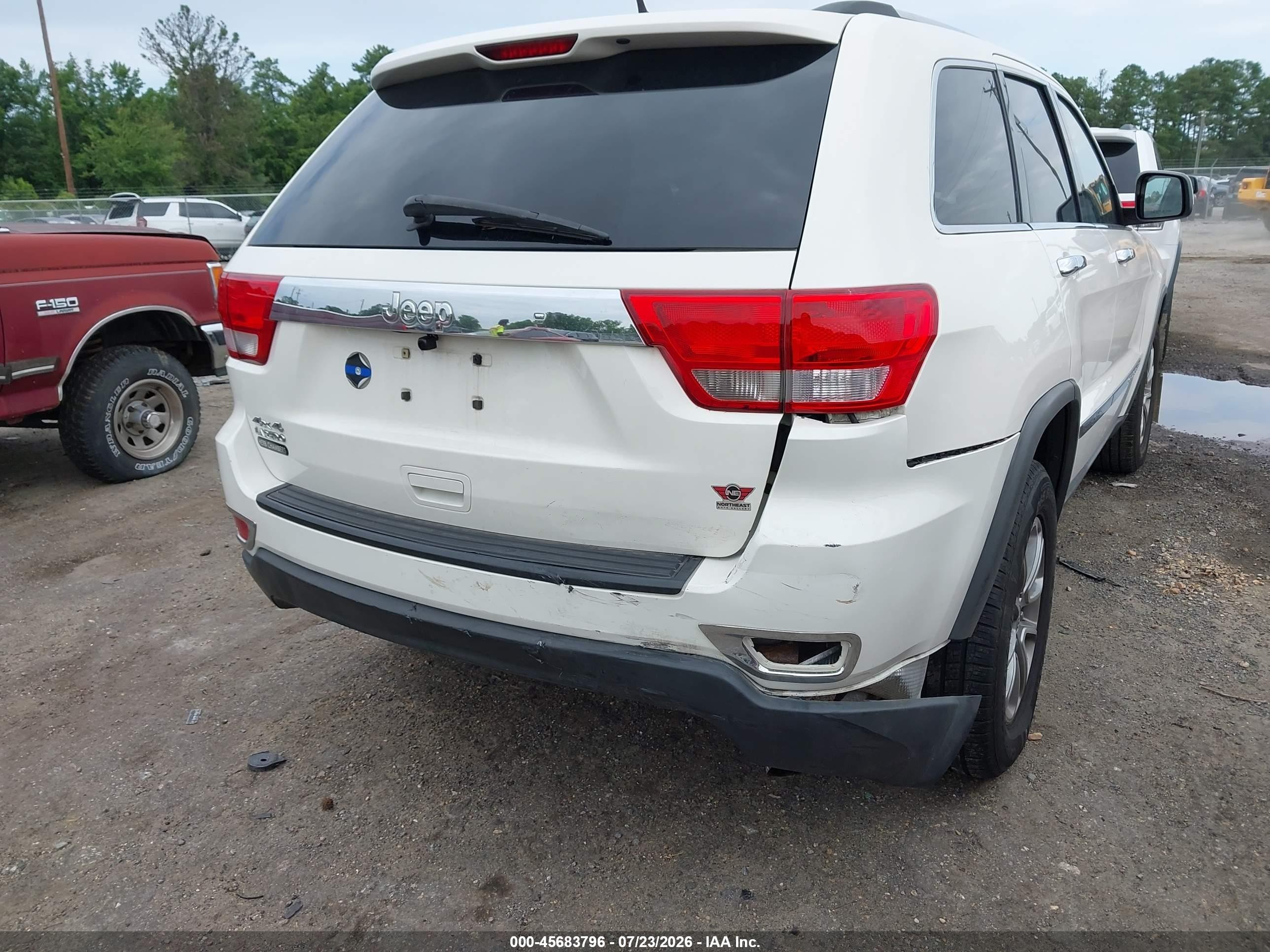 2011 Jeep Grand Cherokee Laredo Белый vin: 1J4RR4GG1BC515009