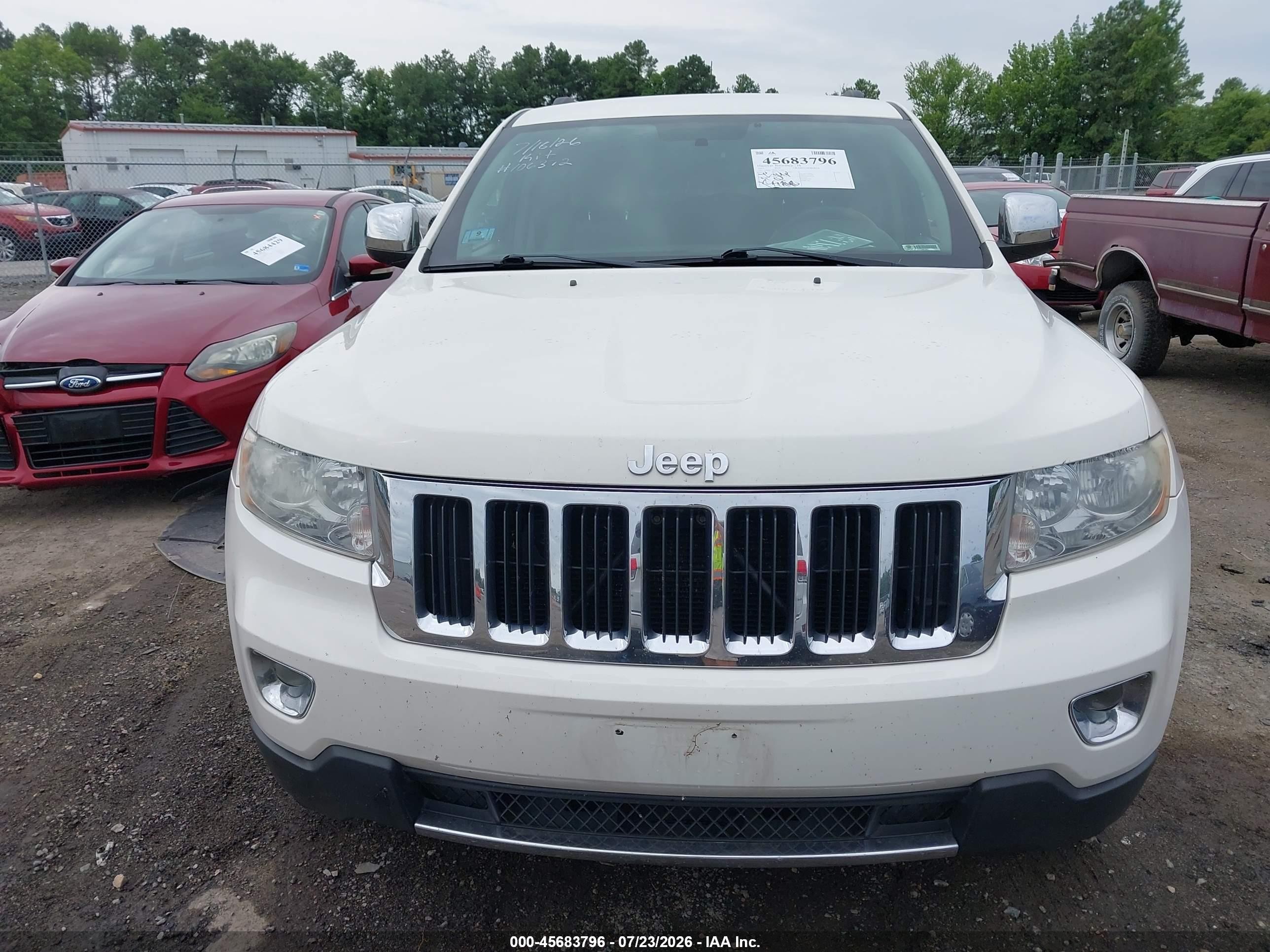 2011 Jeep Grand Cherokee Laredo Белый vin: 1J4RR4GG1BC515009