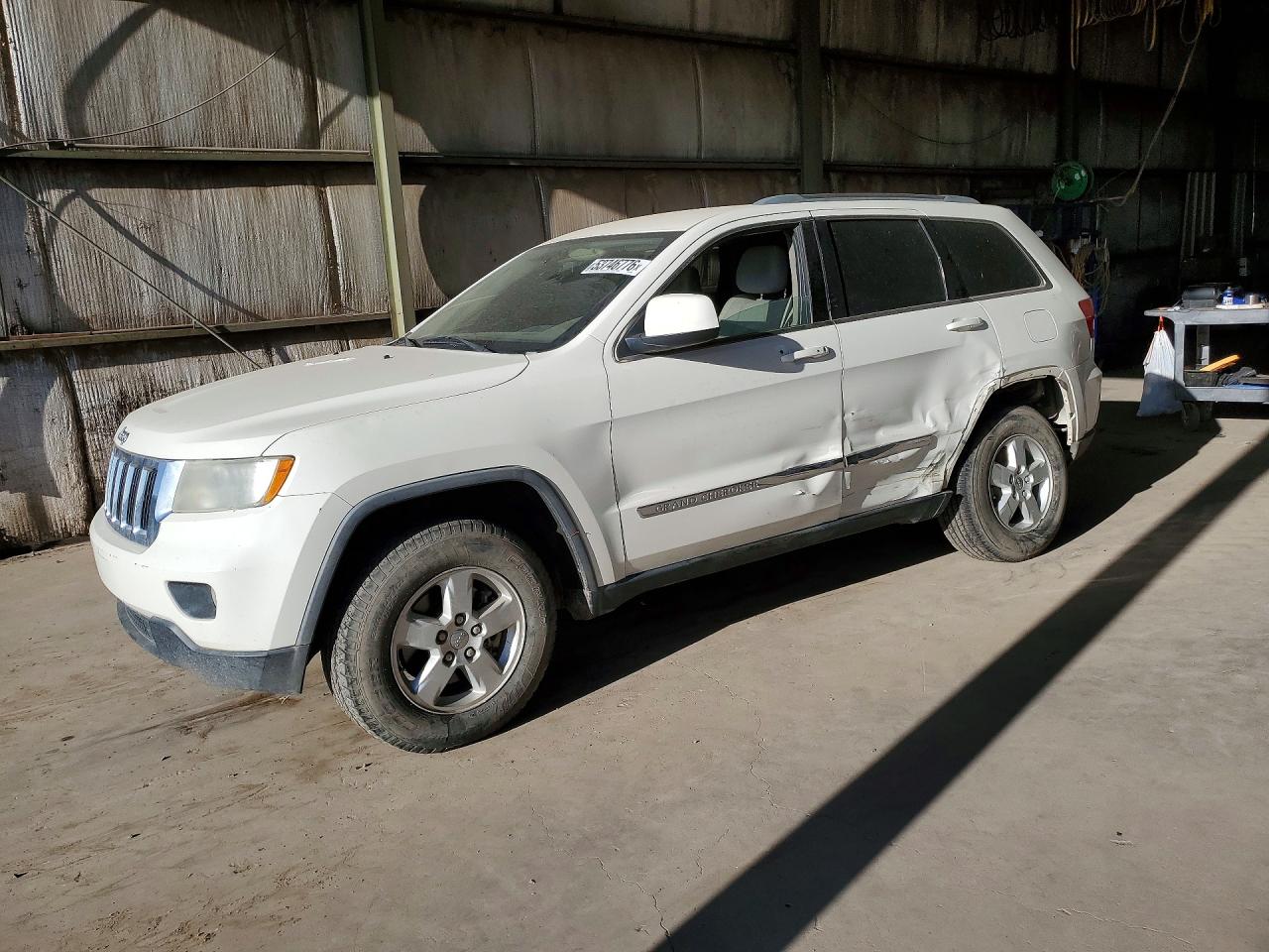 2011 Jeep Grand Cherokee Laredo Белый vin: 1J4RR4GG1BC515317