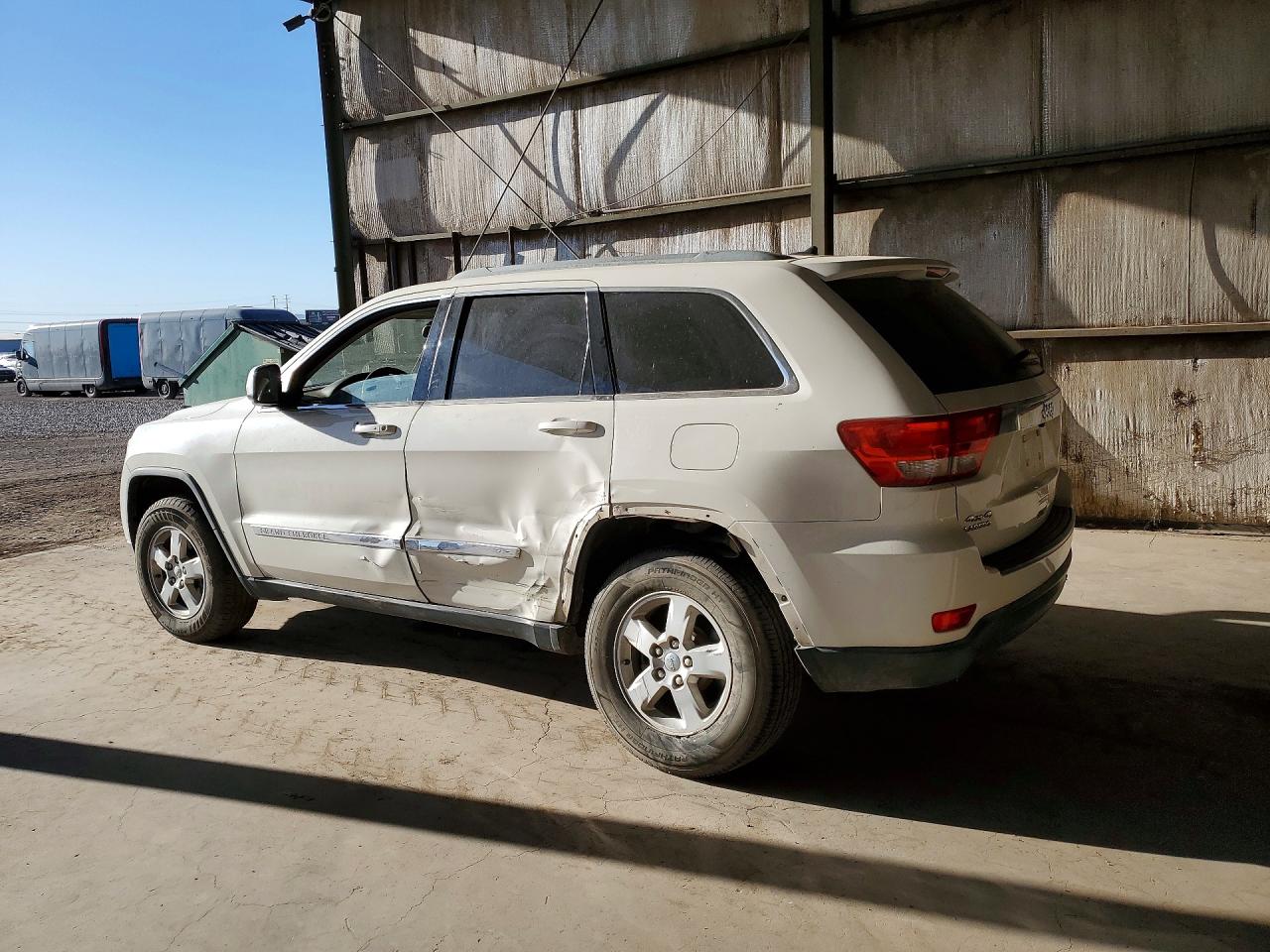 2011 Jeep Grand Cherokee Laredo White vin: 1J4RR4GG1BC515317