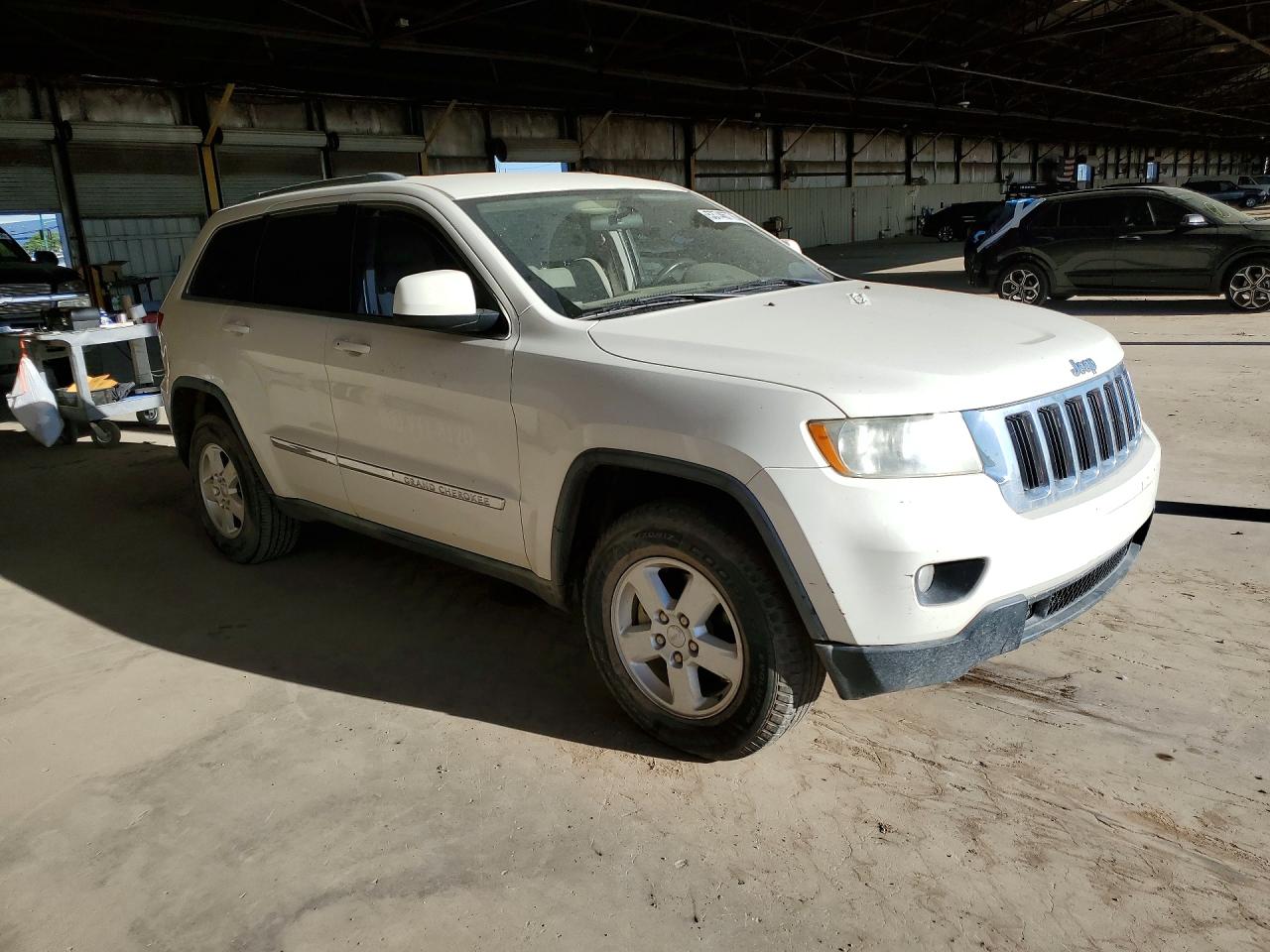 2011 Jeep Grand Cherokee Laredo White vin: 1J4RR4GG1BC515317