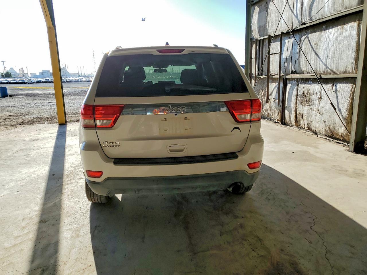 2011 Jeep Grand Cherokee Laredo White vin: 1J4RR4GG1BC515317